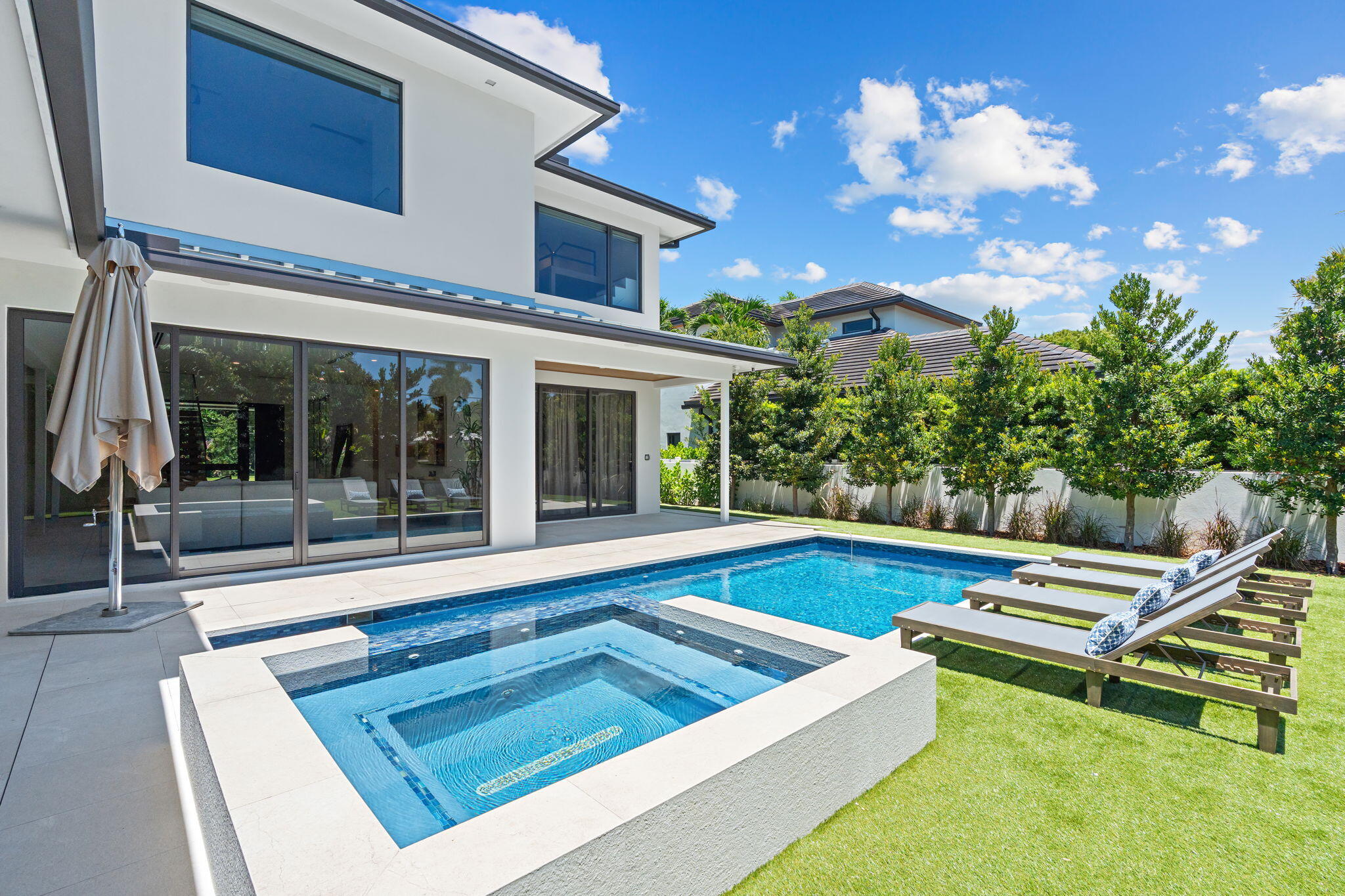 2506 NE 14th Fort Lauderdale, FL 33304