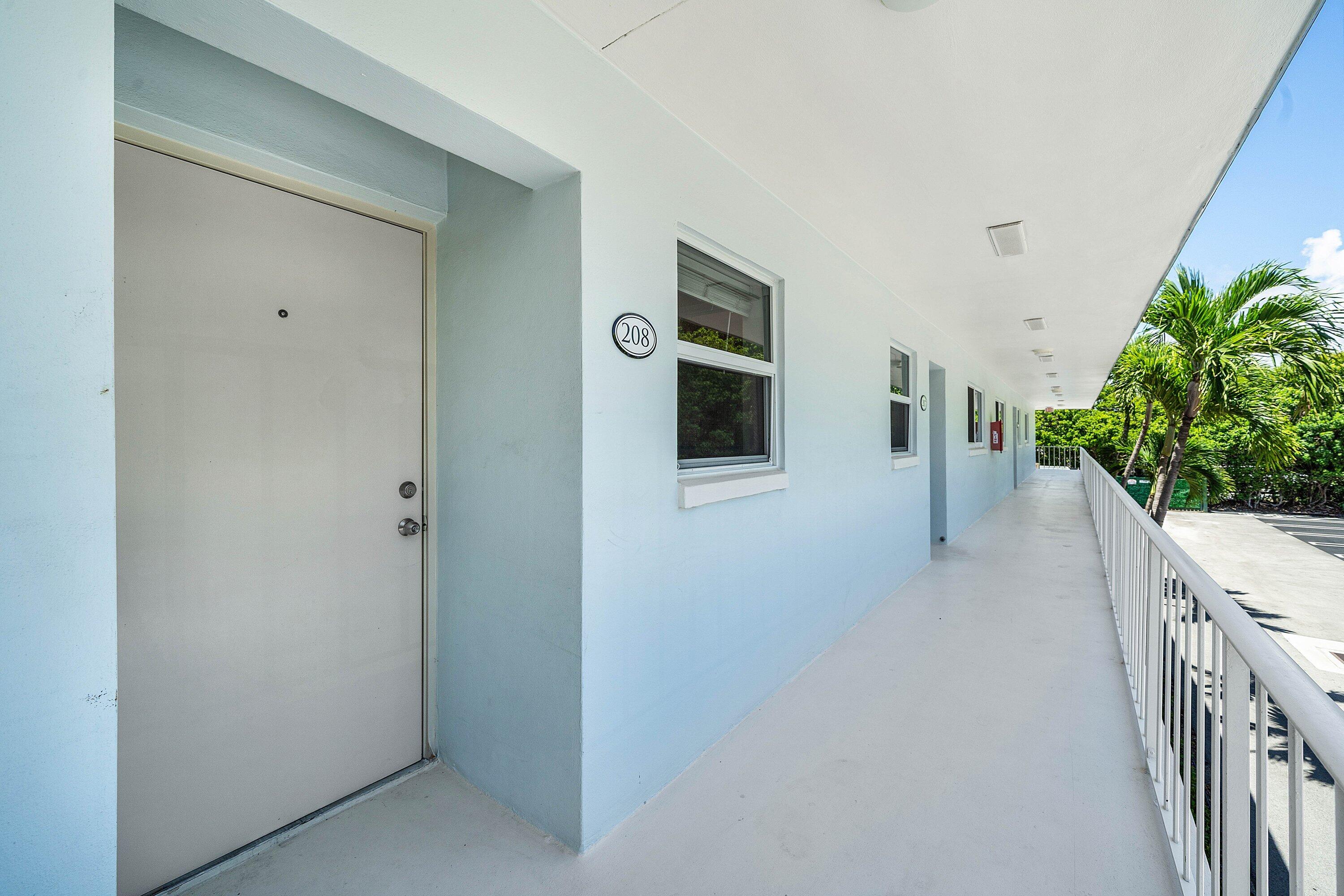 207 Tropic Isle Dr #208