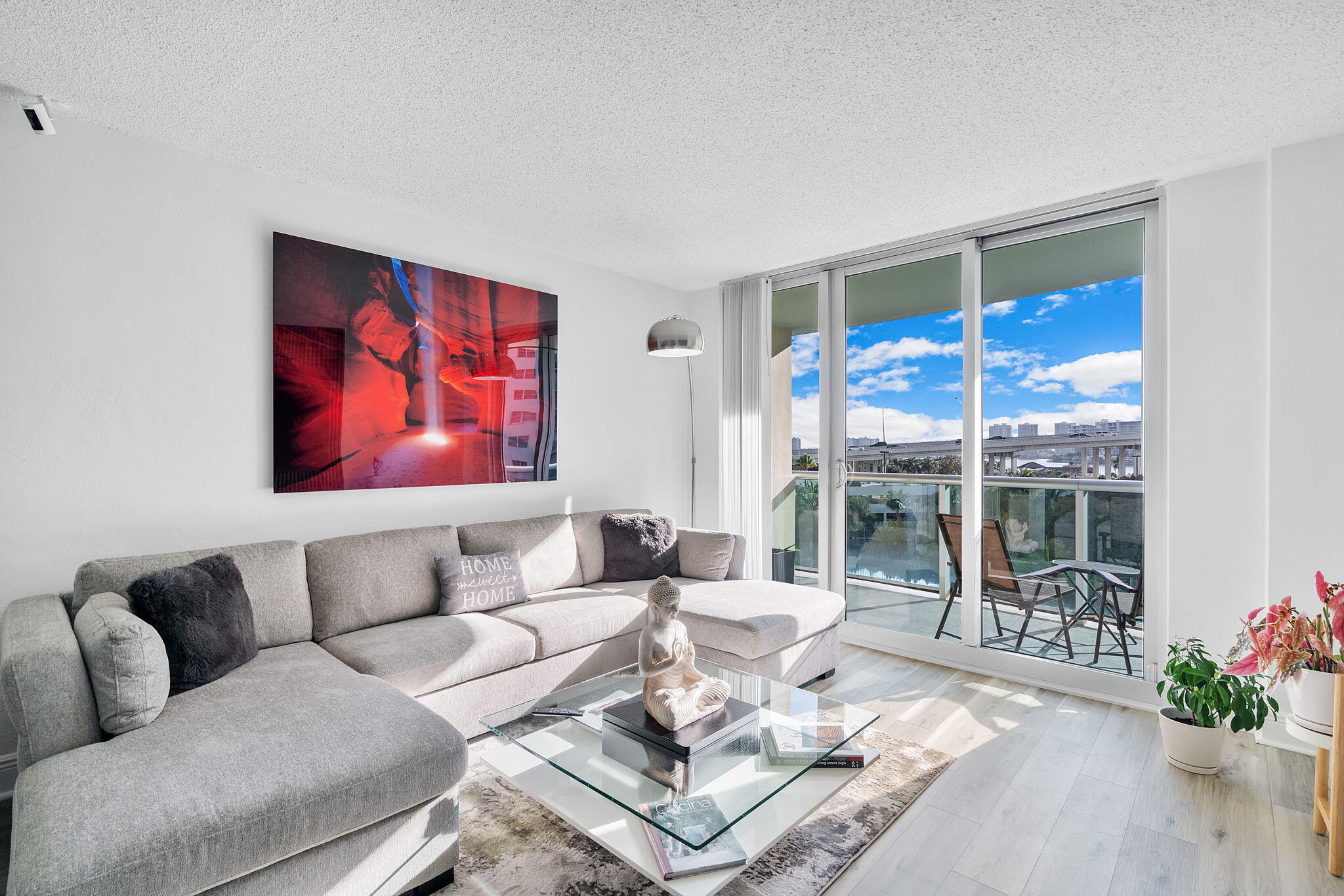 19380 Collins Ave #523
