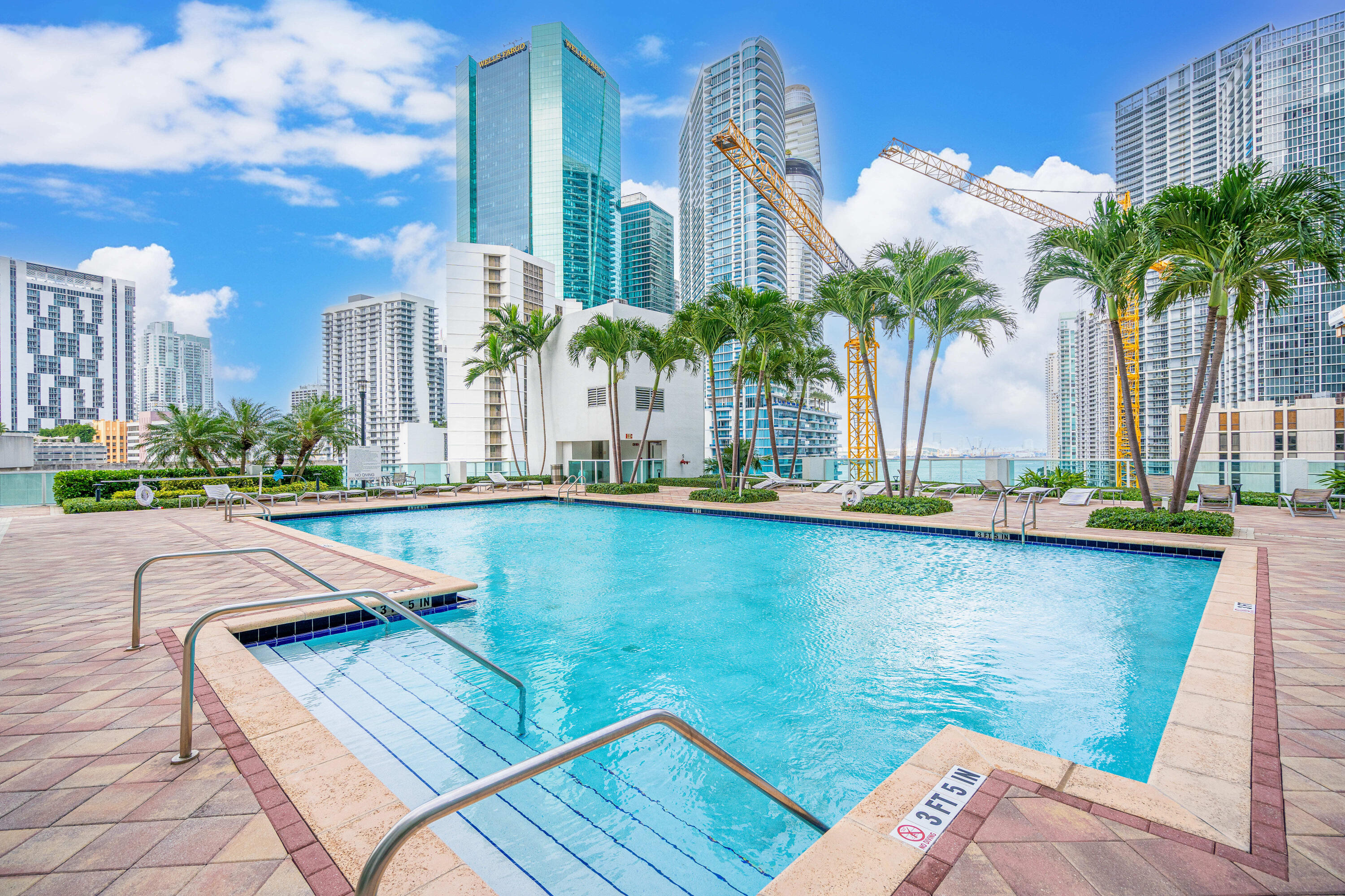 image Brickell on the River South15