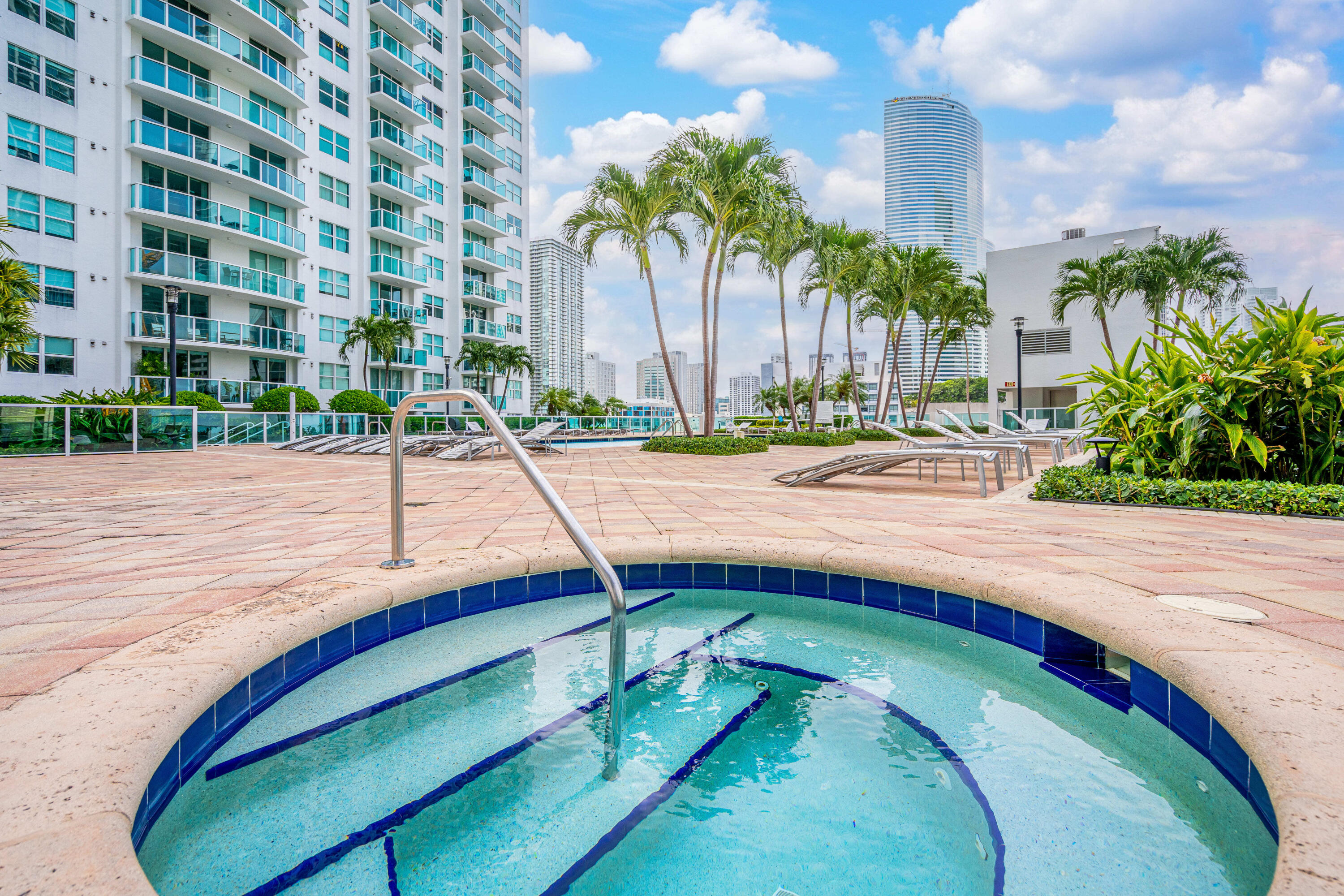 image Brickell on the River South16