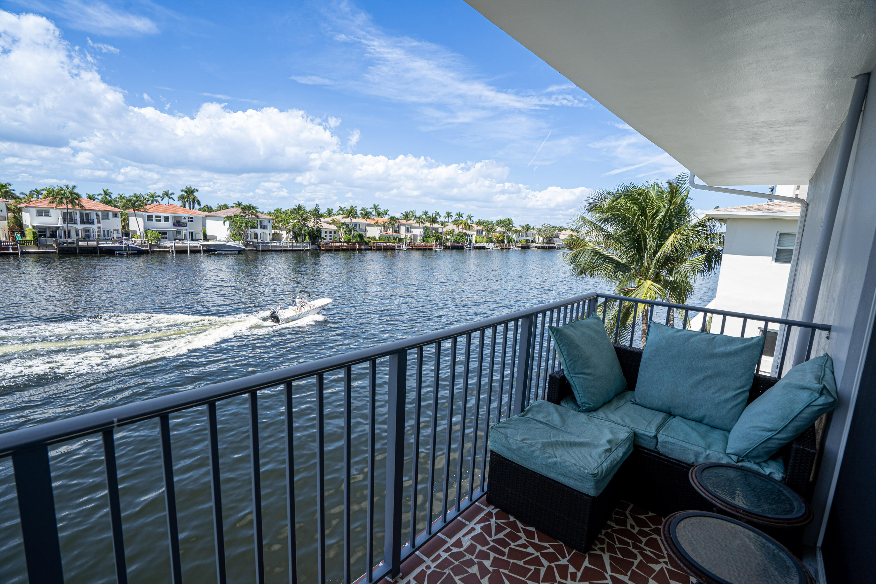 2600 S Ocean Dr #S305