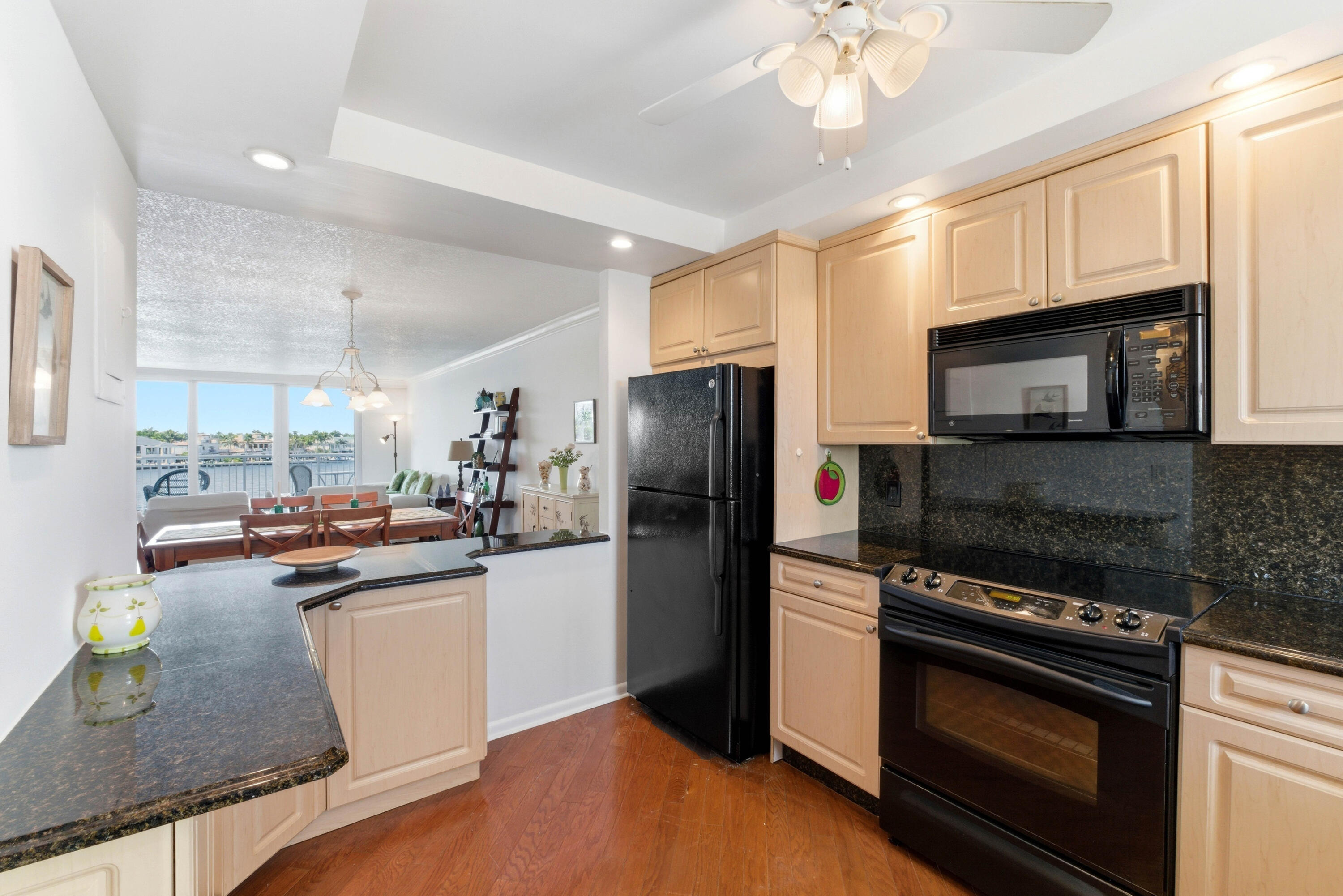 511 Bayshore Dr #410 Fort Lauderdale, FL 33304