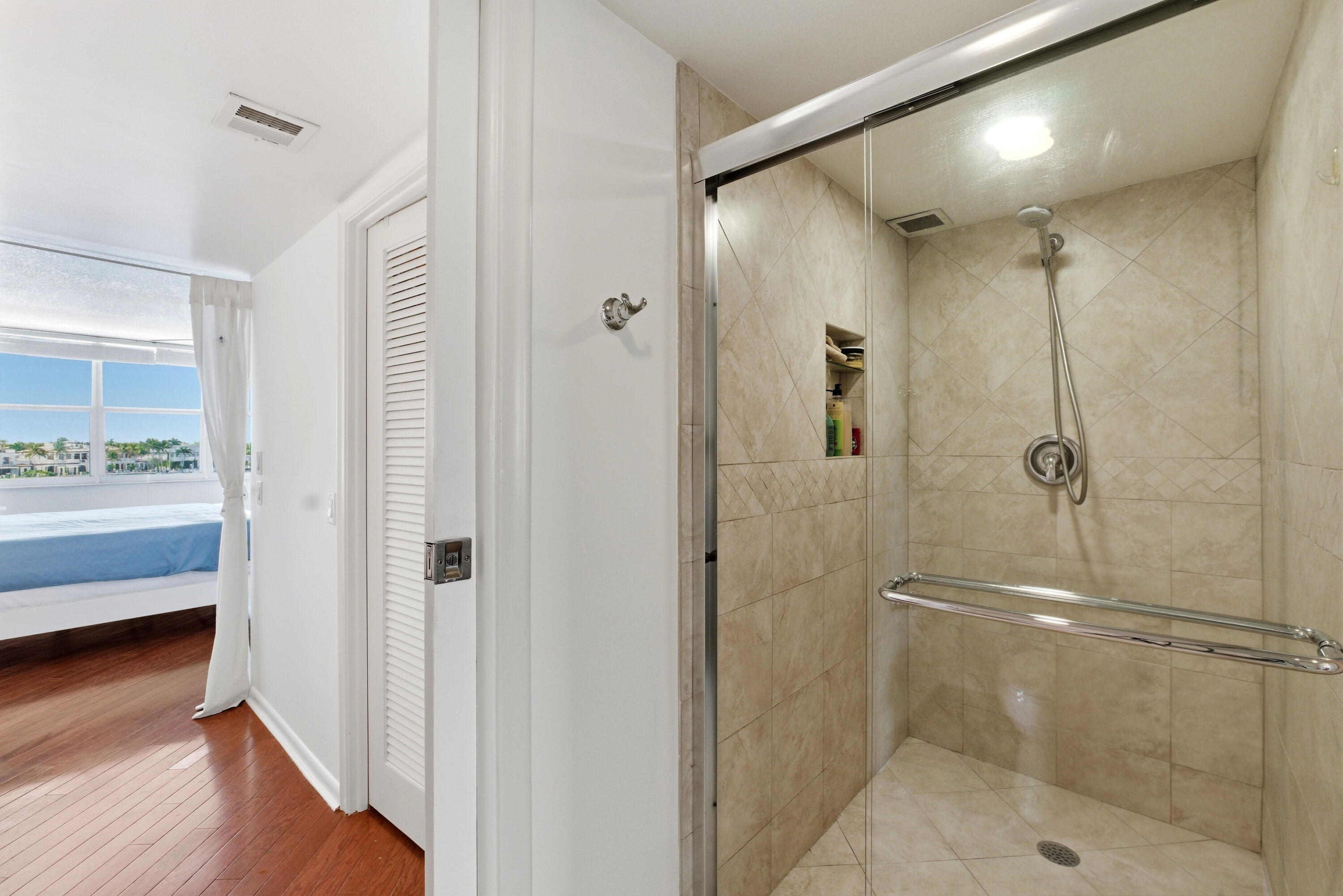 511 Bayshore Dr #410 Fort Lauderdale, FL 33304
