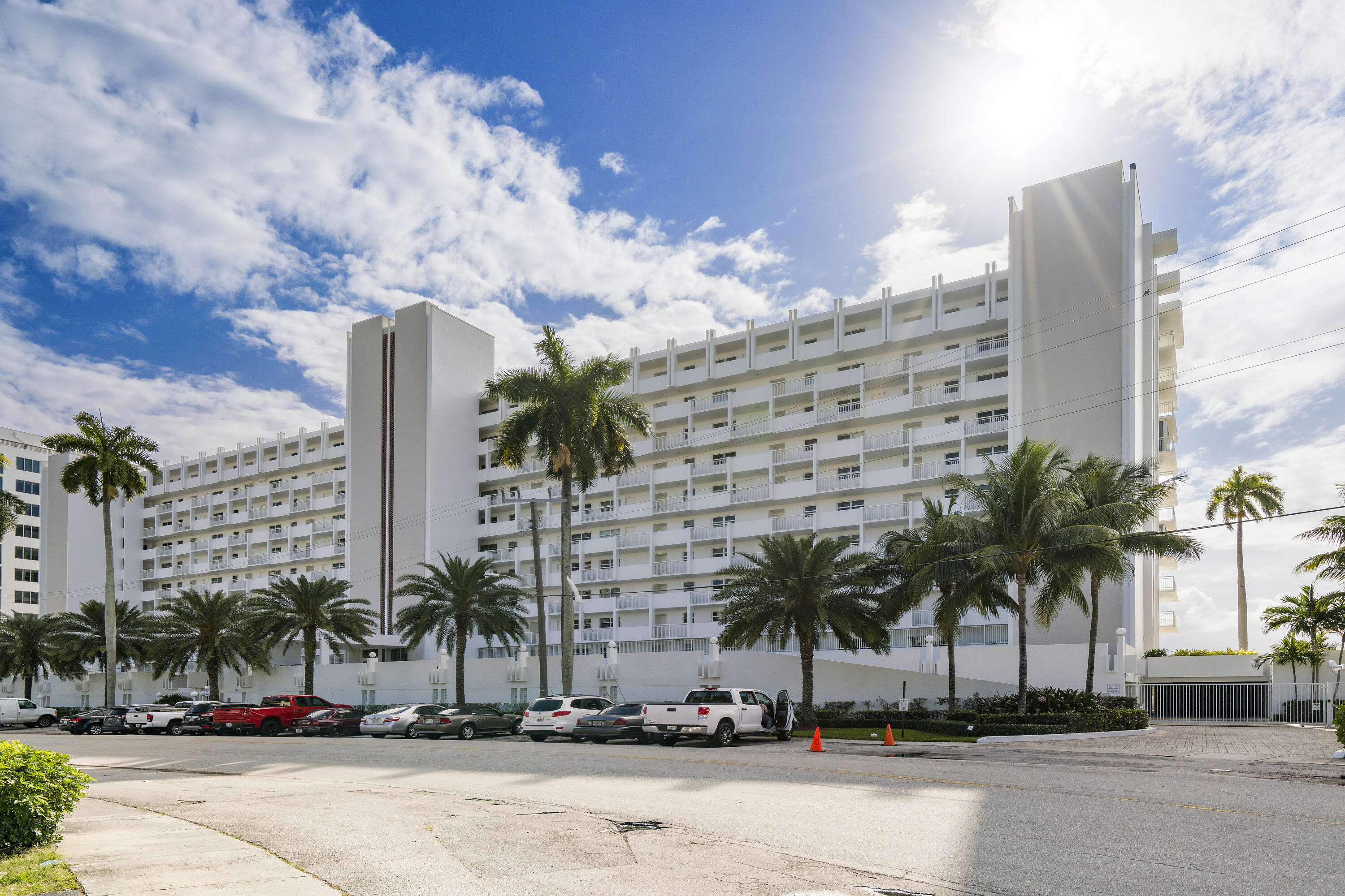 511 Bayshore Dr #410 Fort Lauderdale, FL 33304