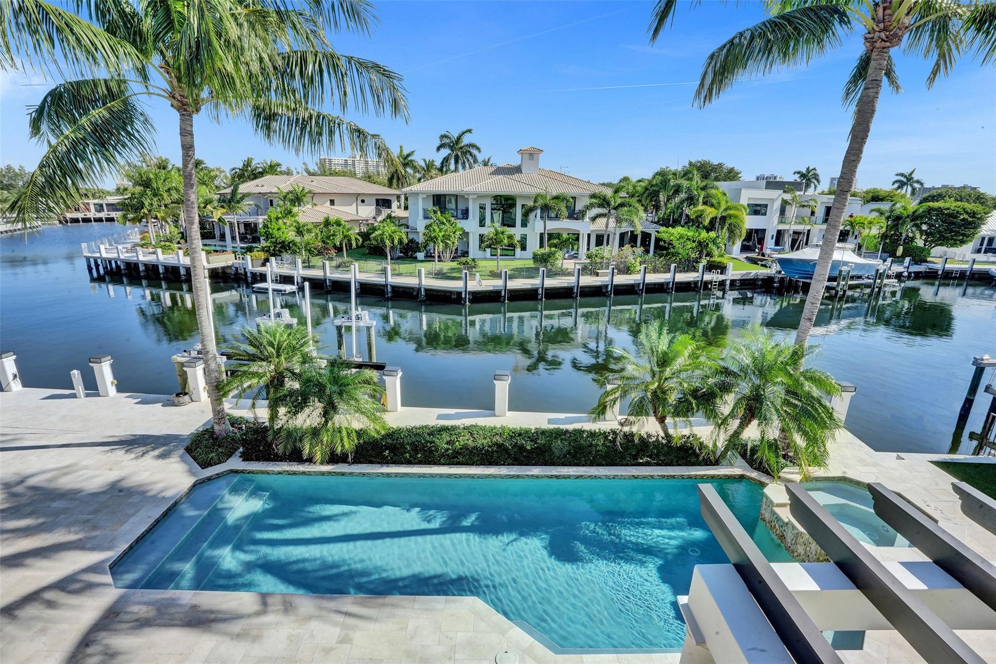 35 Compass Isle Fort Lauderdale, FL 33308