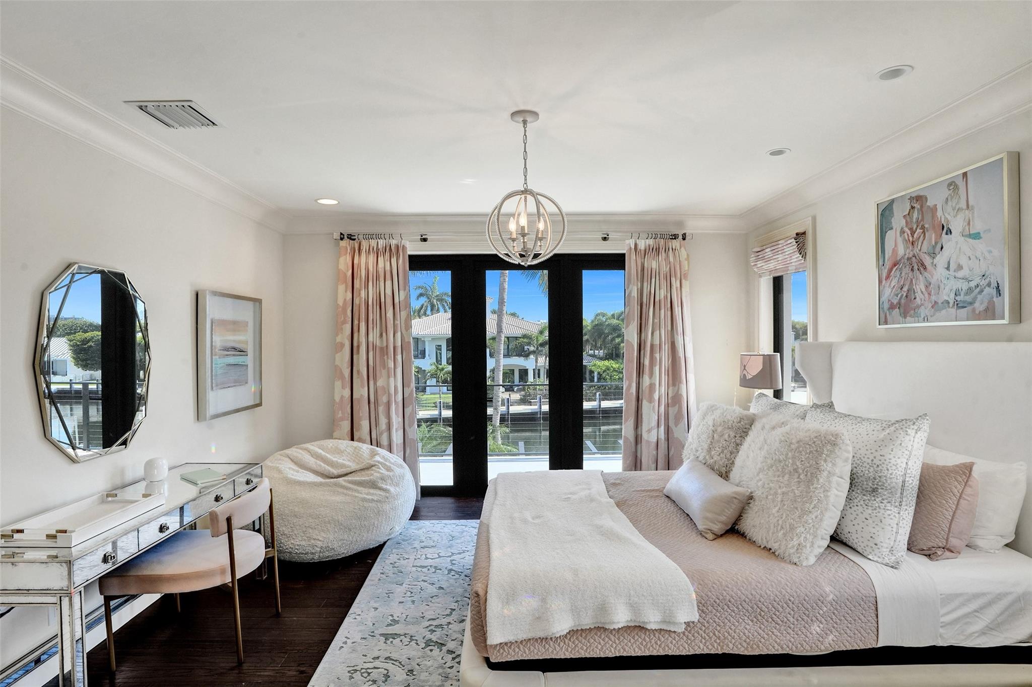 35 Compass Isle Fort Lauderdale, FL 33308