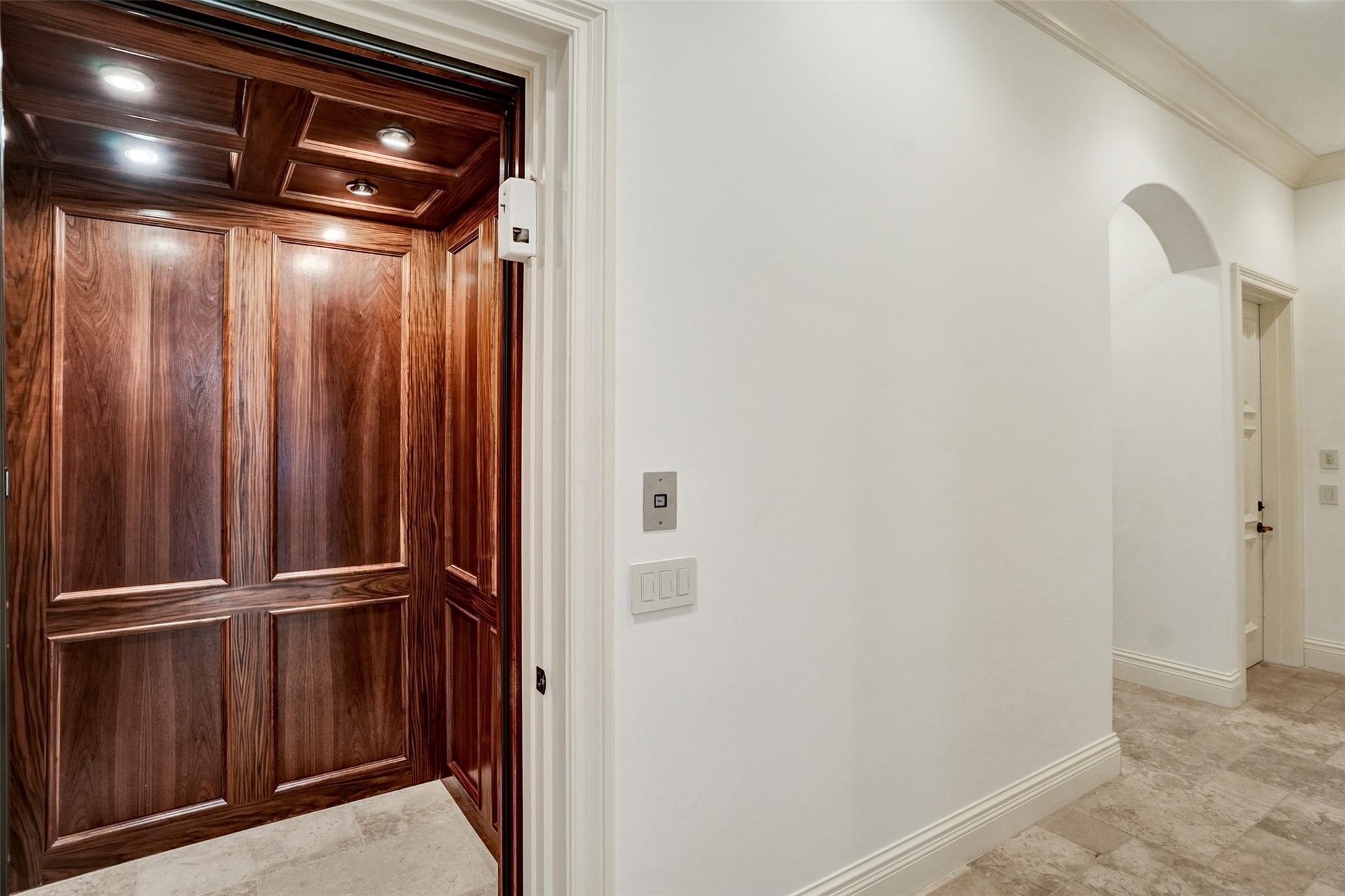 35 Compass Isle Fort Lauderdale, FL 33308