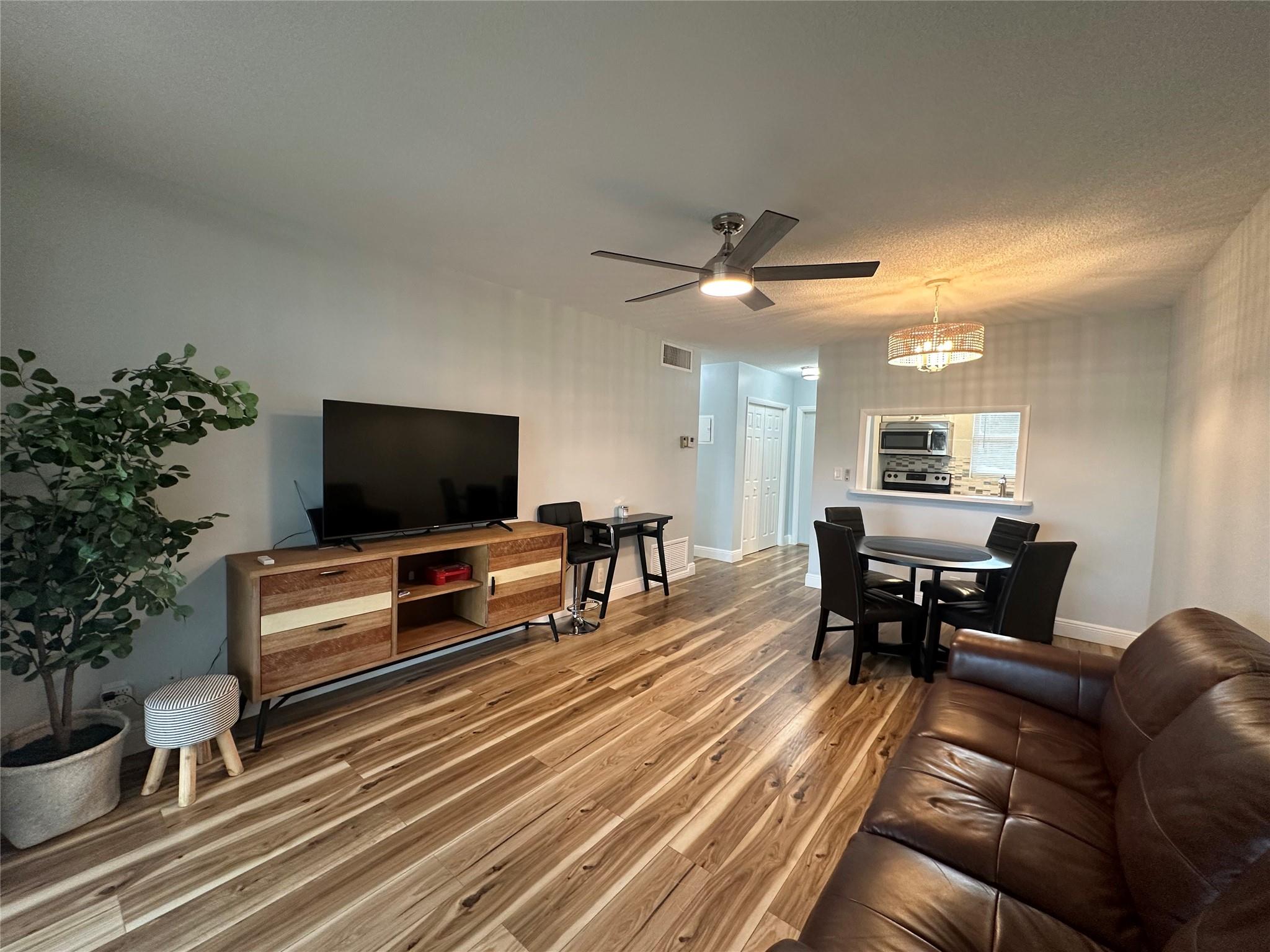 2650 W Golf Blvd #258
