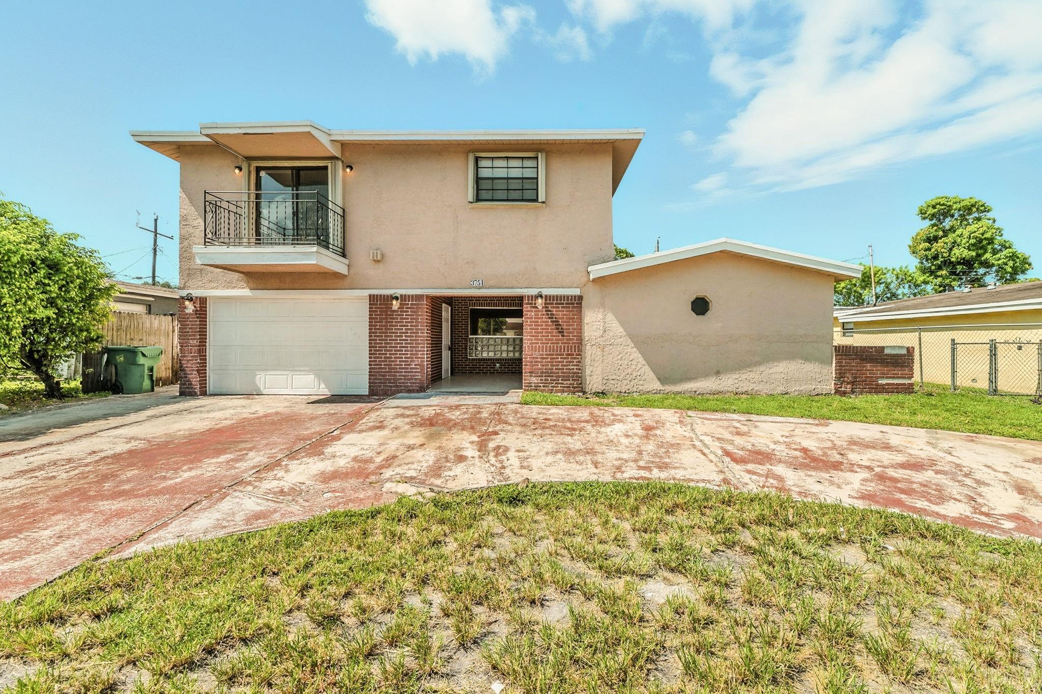 3751 NW 8th Pl