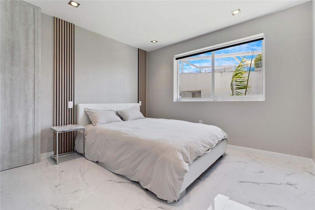 1460 Ocean Dr #506 (406) Miami Beach, FL 33139