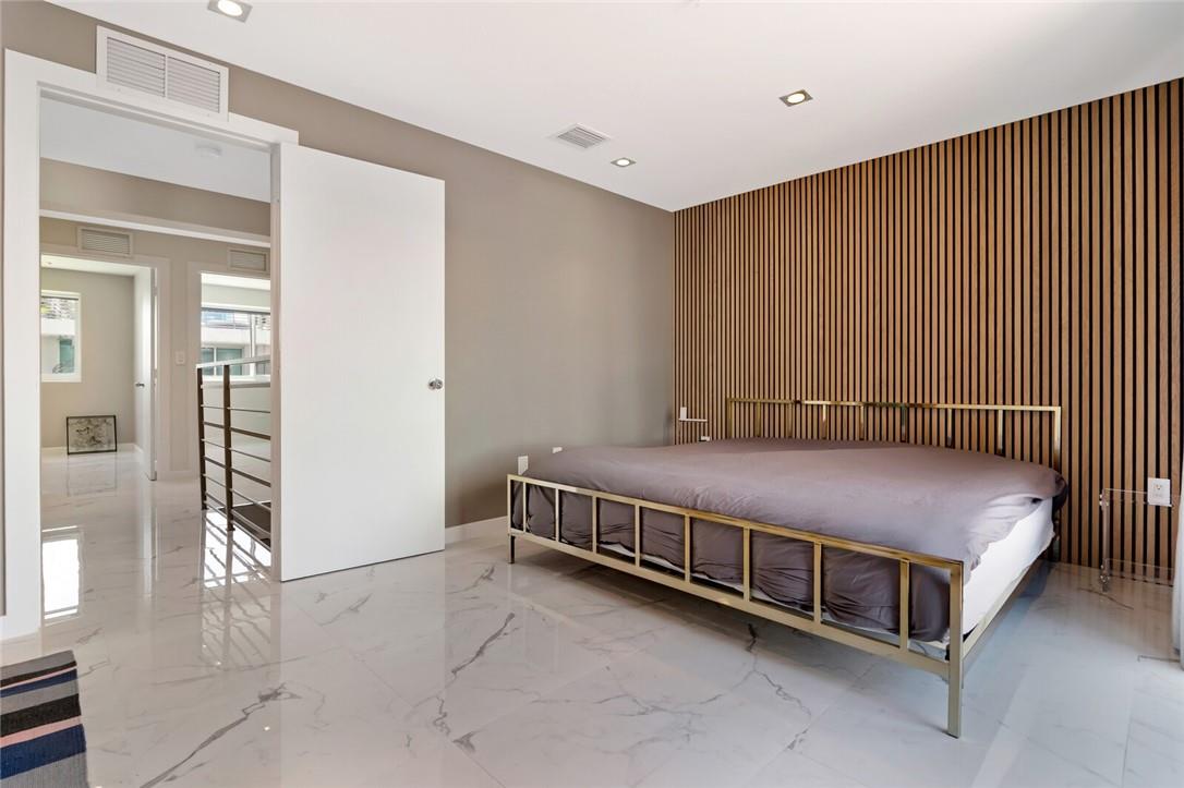 1460 Ocean Dr #506 (406) Miami Beach, FL 33139