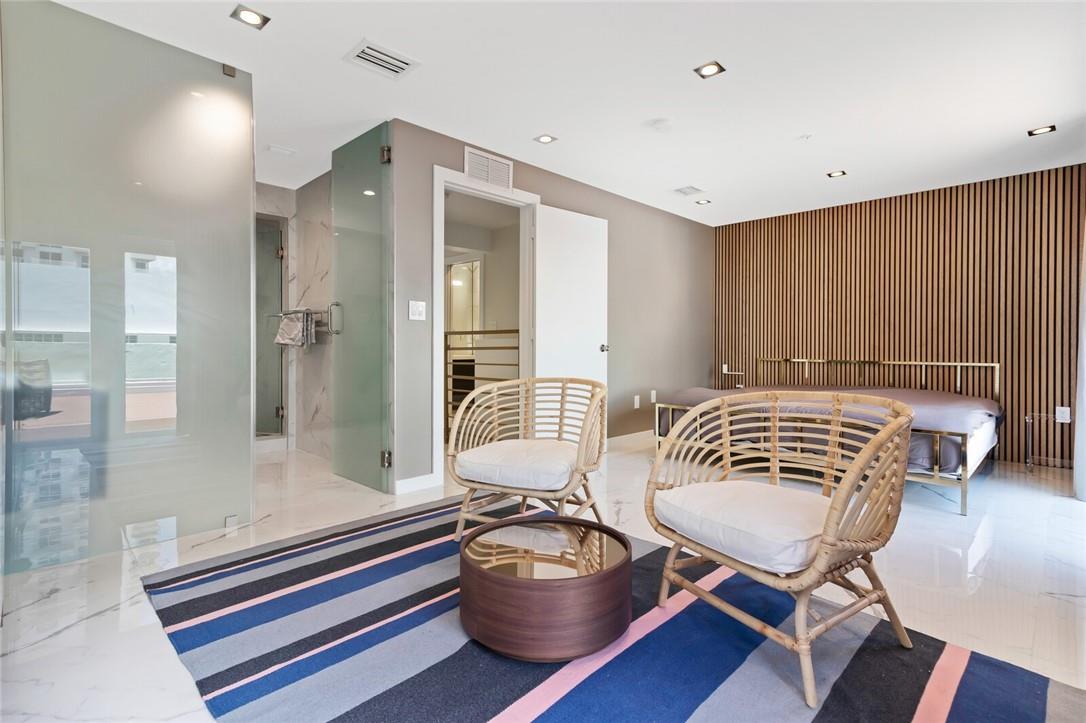 1460 Ocean Dr #506 (406) Miami Beach, FL 33139