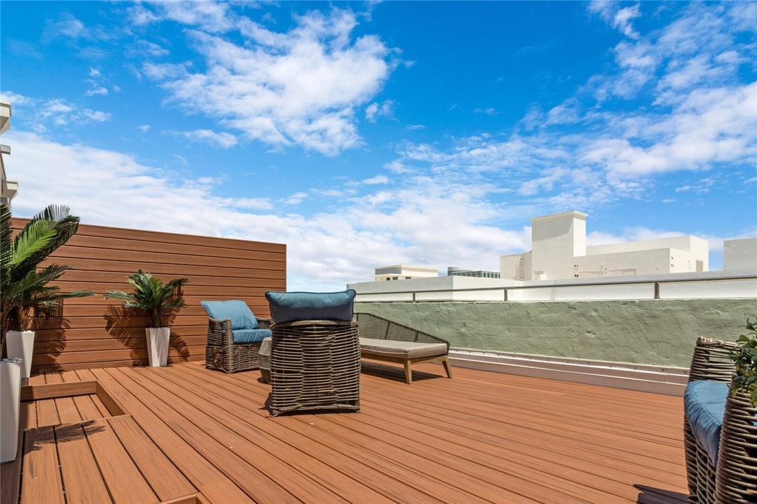 1460 Ocean Dr #506 (406) Miami Beach, FL 33139