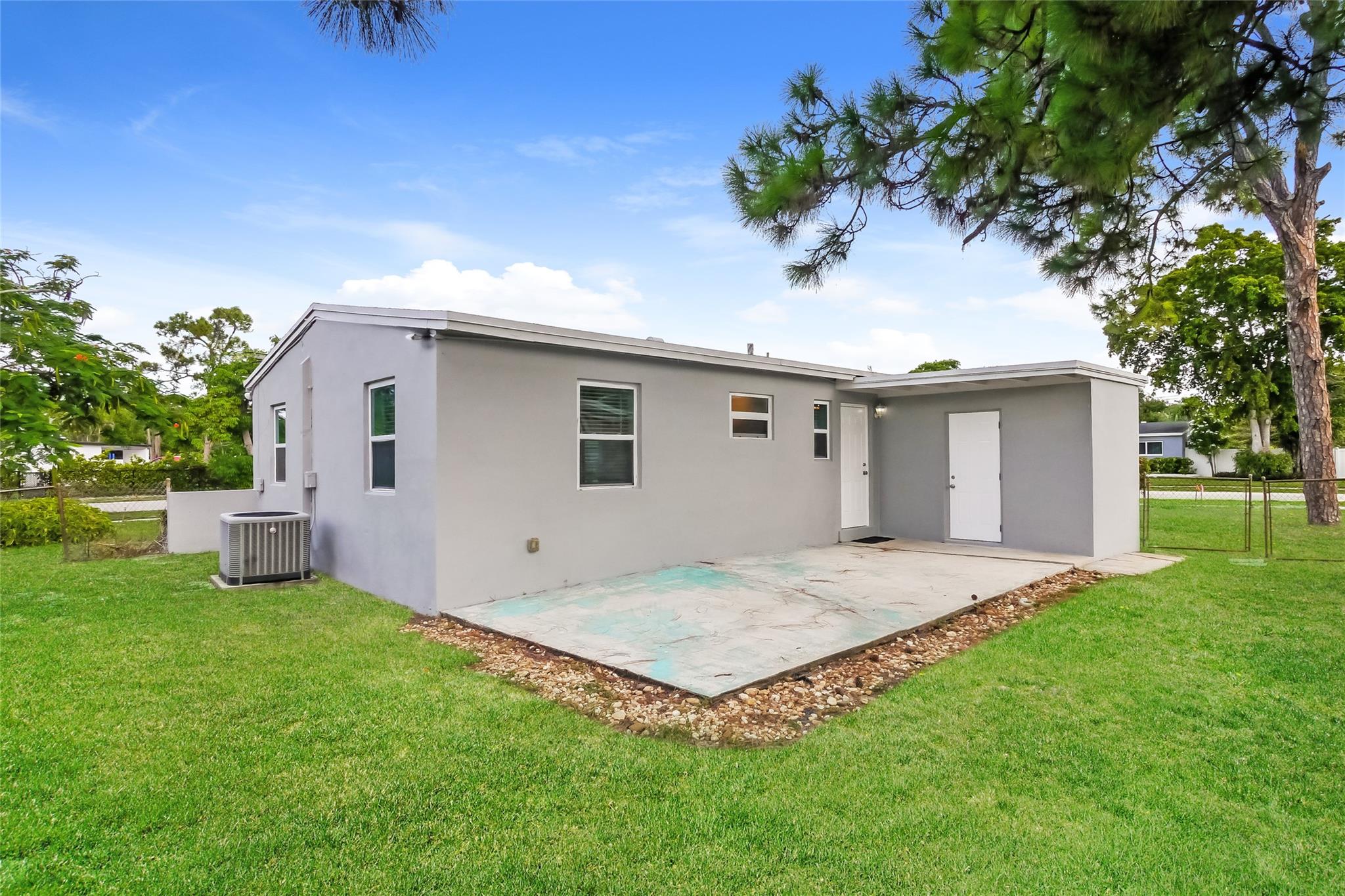 2230 SW 5th St,Fort Lauderdale, FL 33312