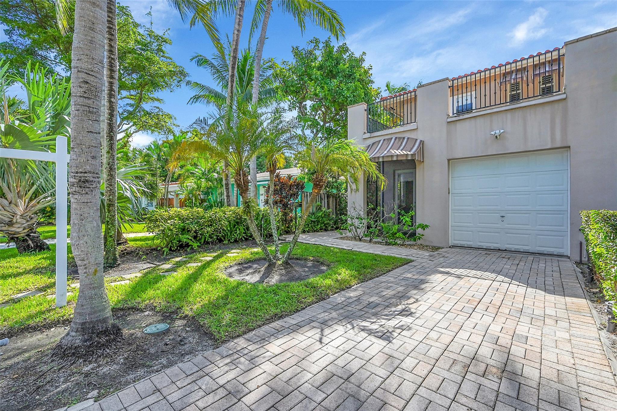 704 SW 16th St