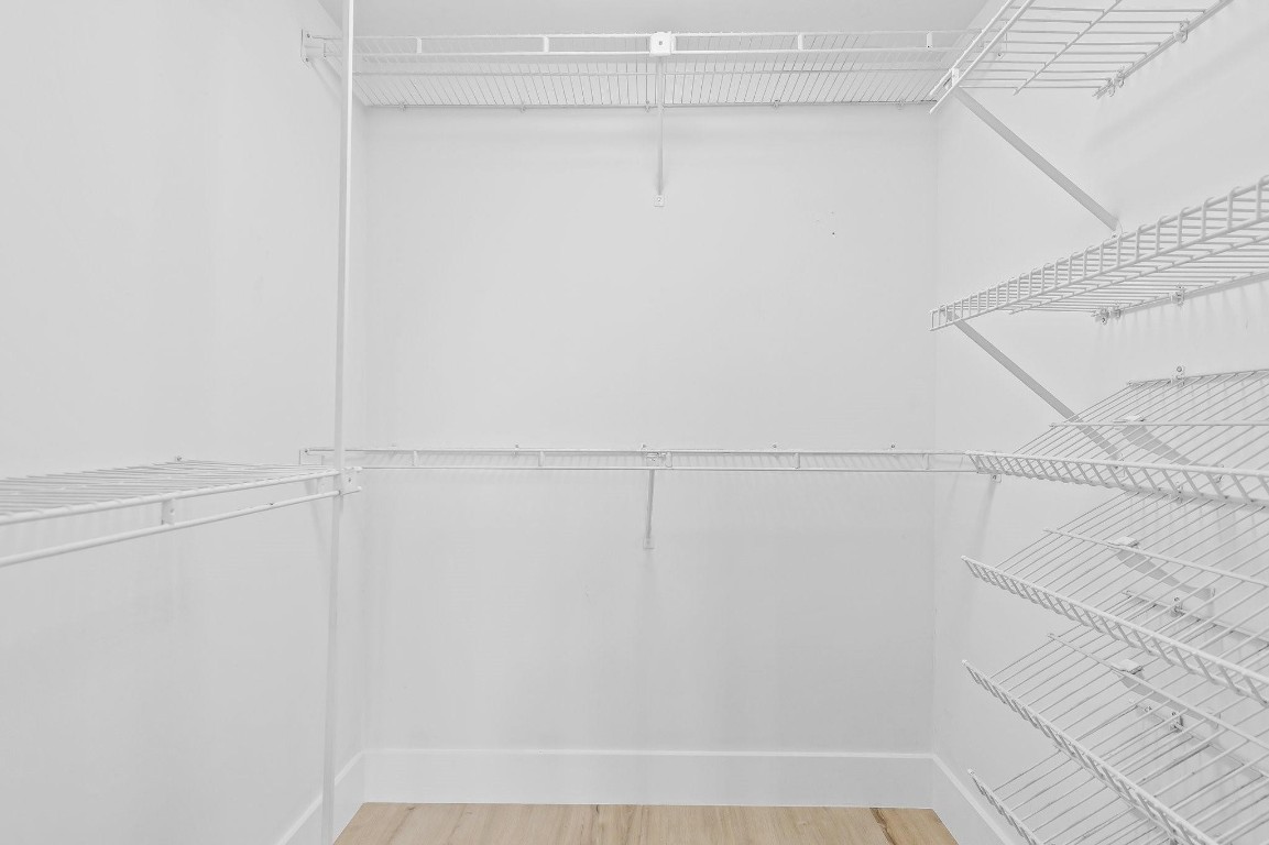 10442 Sunrise Lks #111 Sunrise, FL 33322