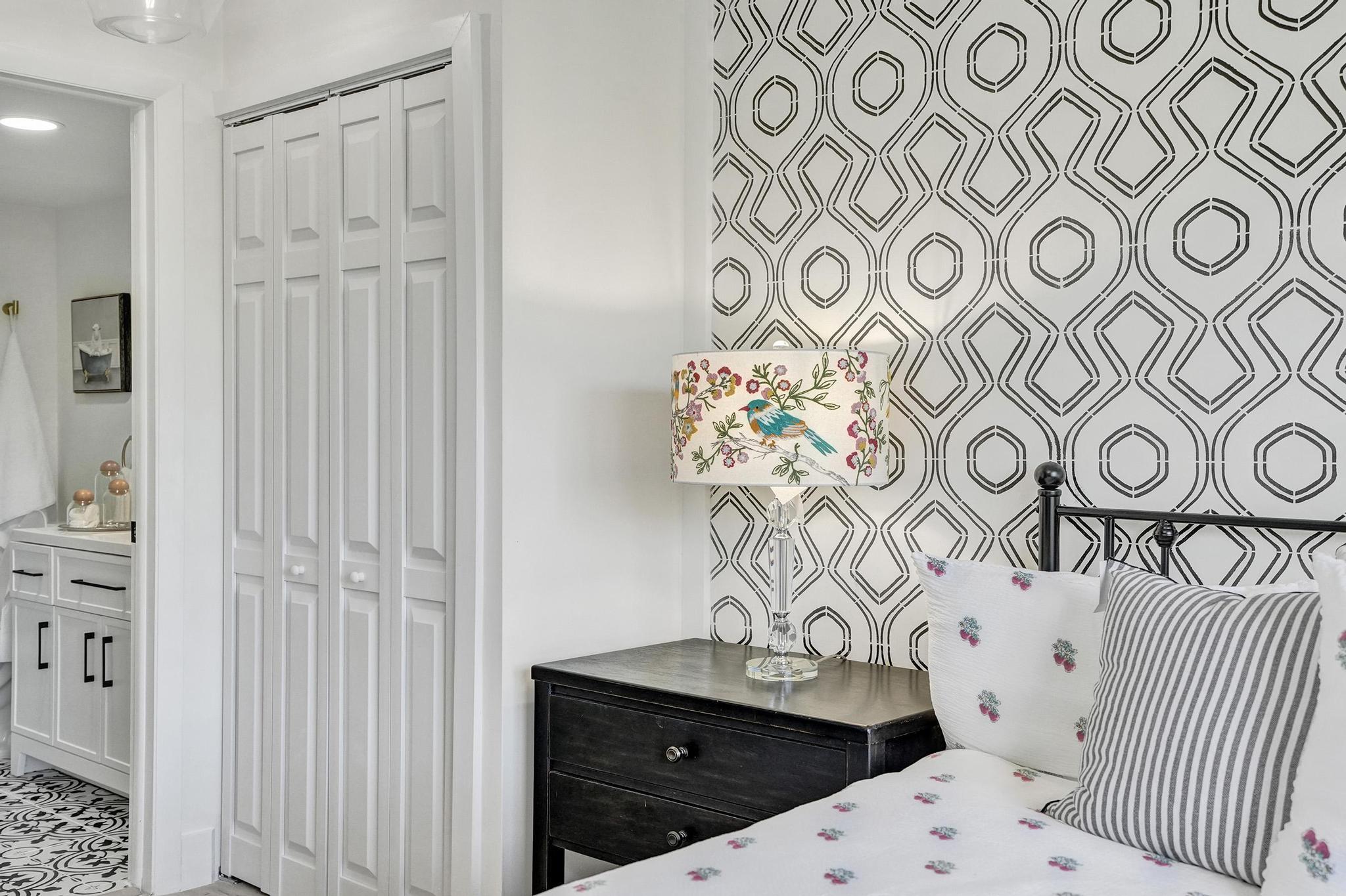 10442 Sunrise Lks Blvd #111 Sunrise, FL 33322
