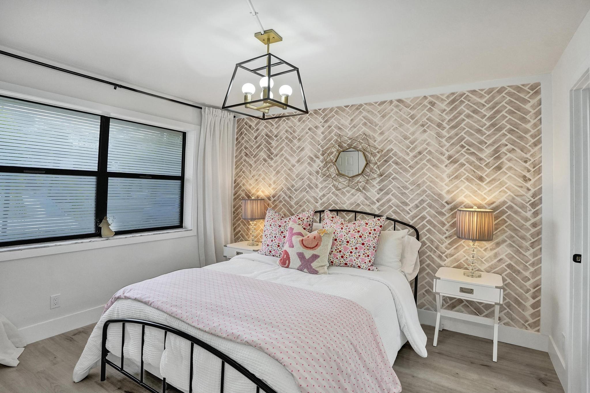 10442 Sunrise Lks Blvd #111 Sunrise, FL 33322