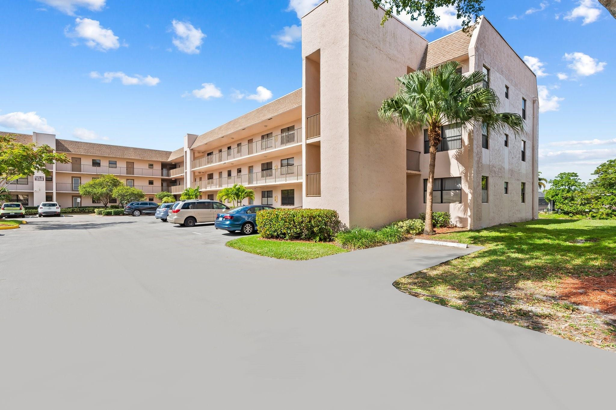 10442 Sunrise Lks Blvd #111 Sunrise, FL 33322