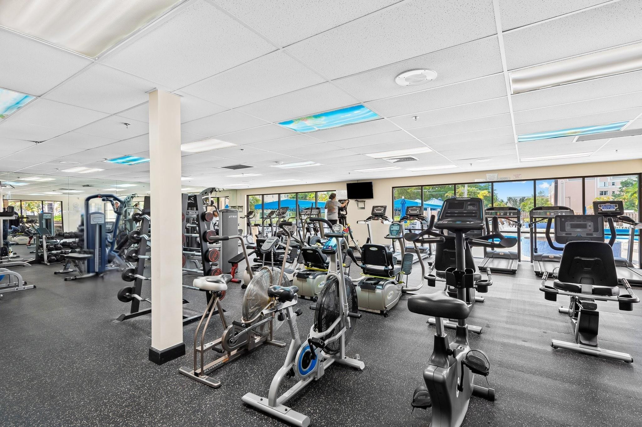 10442 Sunrise Lks Blvd #111 Sunrise, FL 33322