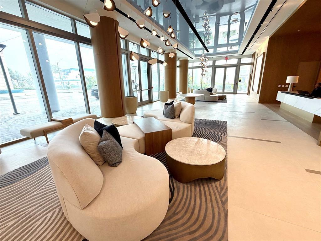 153 N Seabreeze Blv #S-704 Fort Lauderdale, FL 33304