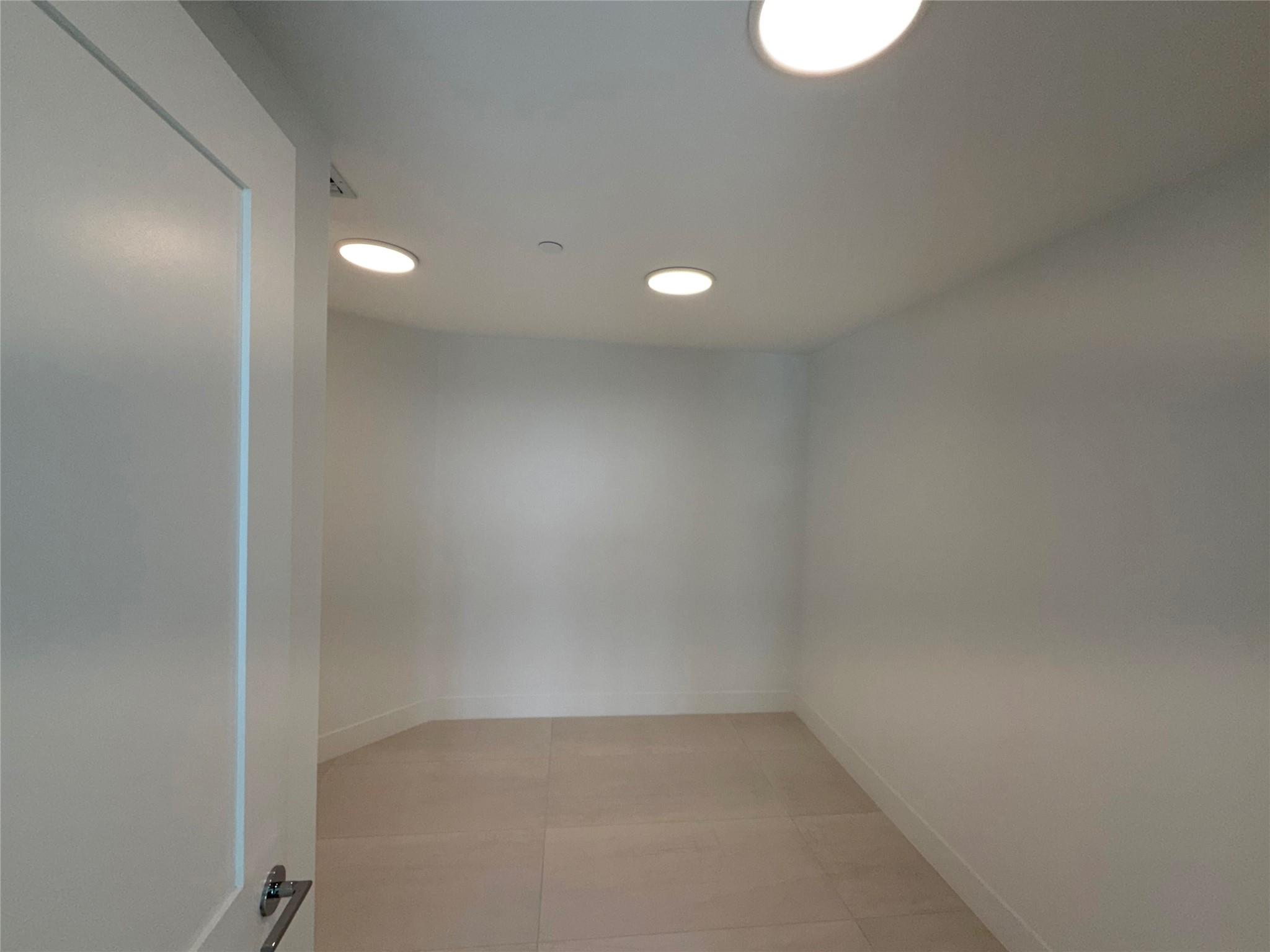 153 N Seabreeze Blv #S-704 Fort Lauderdale, FL 33304