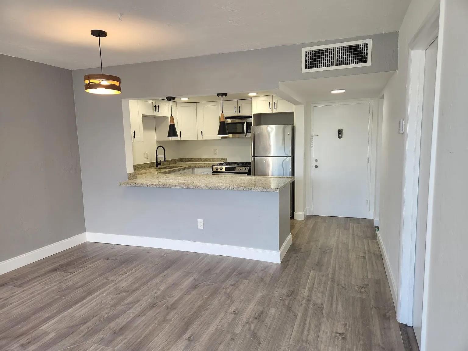 2175 NE 170th St #208