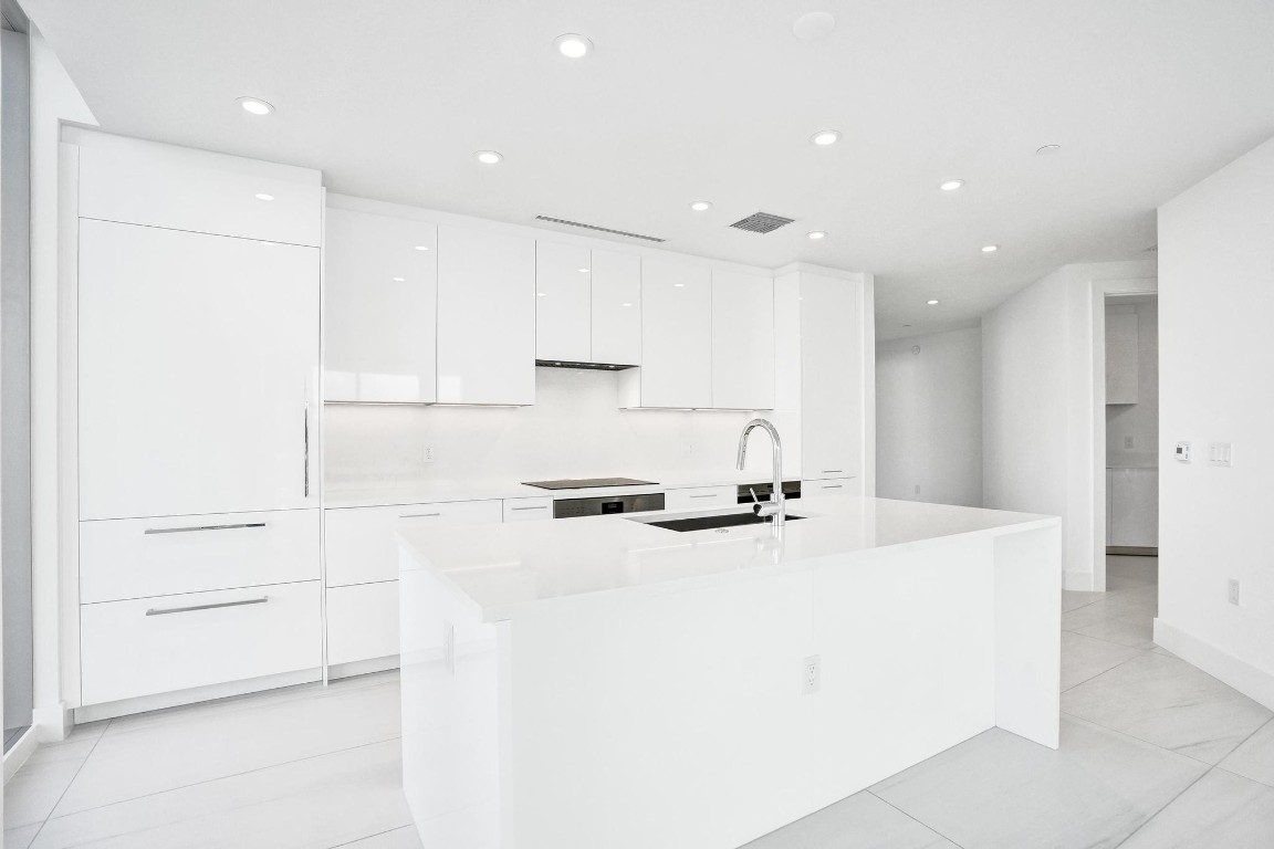 153 N Seabreeze #504-S Fort Lauderdale, FL 33304