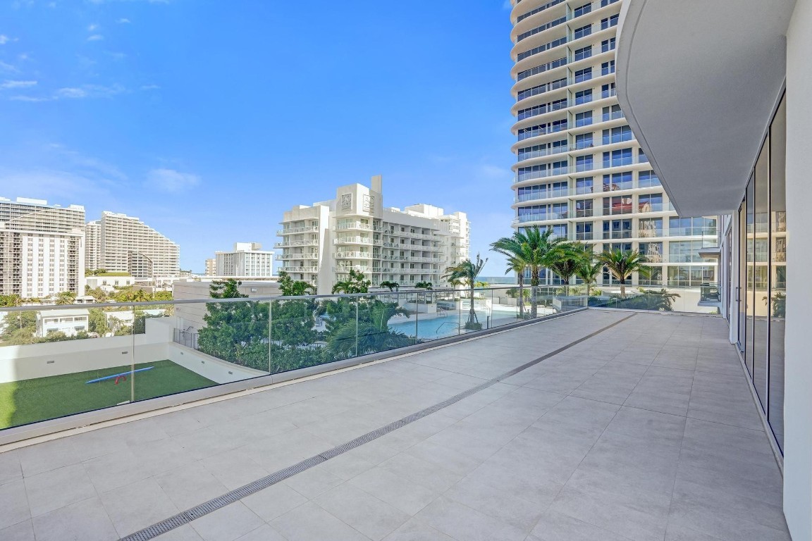 153 N Seabreeze #504-S Fort Lauderdale, FL 33304