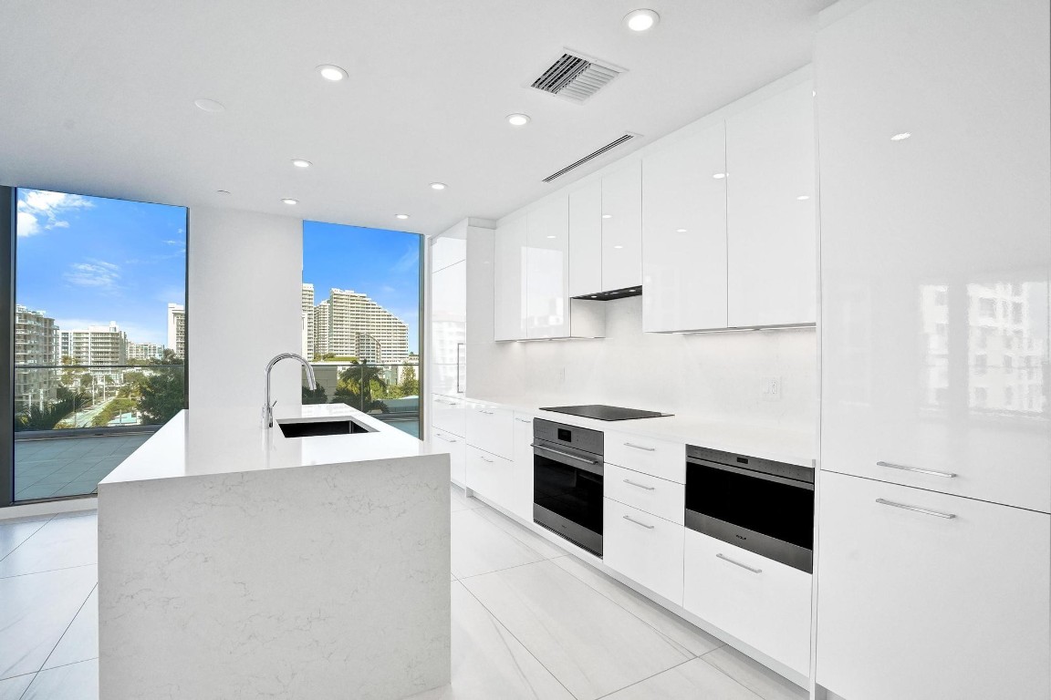 153 N Seabreeze #504-S Fort Lauderdale, FL 33304