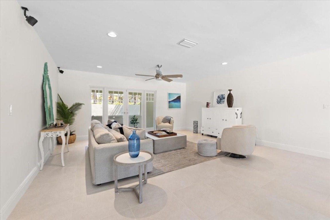 1635 Seabreeze Fort Lauderdale, FL 33316