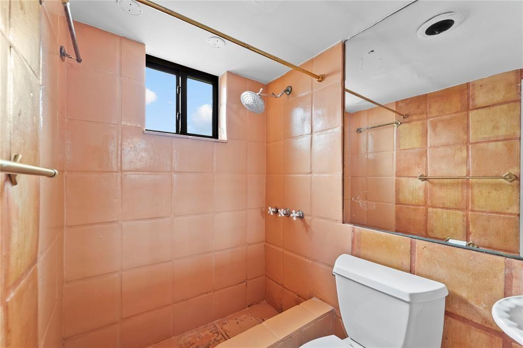 2924 Day #N211 Miami, FL 33133