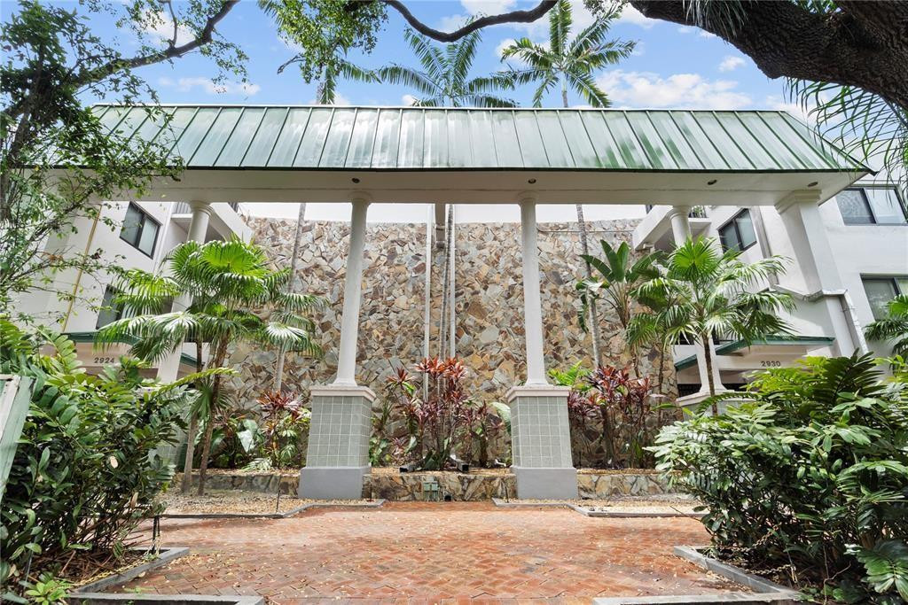 2924 Day #N211 Miami, FL 33133