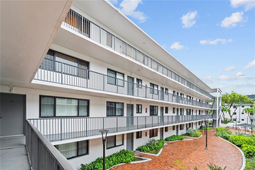 2924 Day #N211 Miami, FL 33133