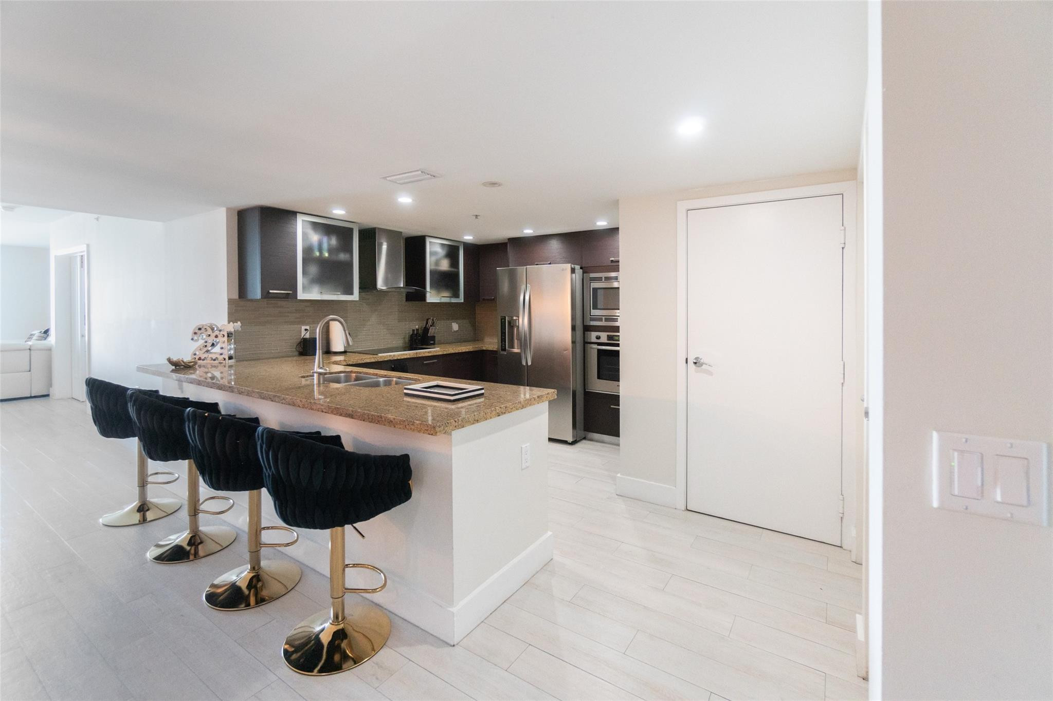 9400 W Bay #503 Bay Harbor Islands, FL 33154