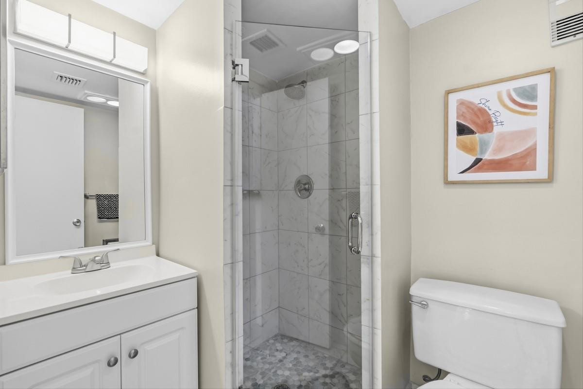 9410 Poinciana #108 Davie, FL 33324