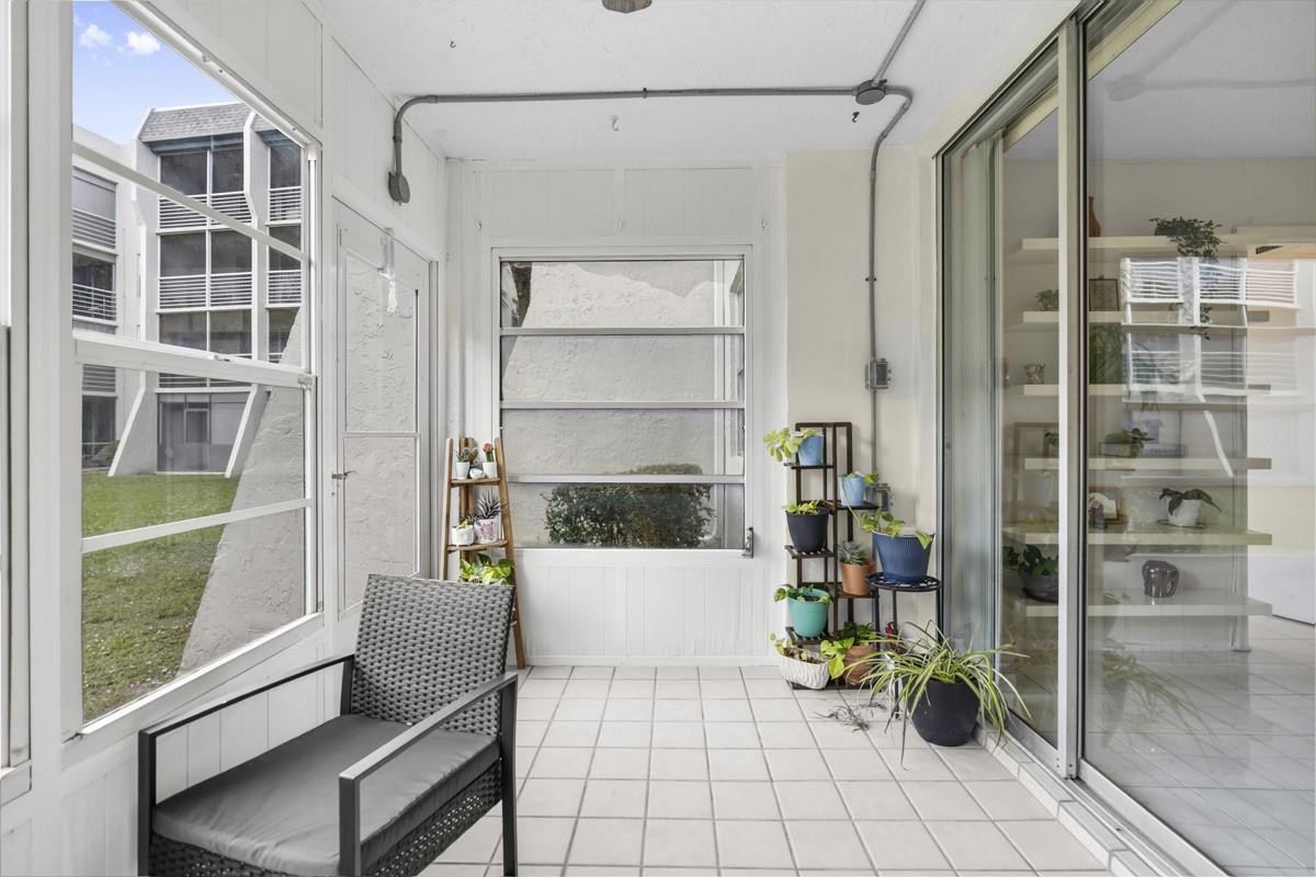 9410 Poinciana #108 Davie, FL 33324