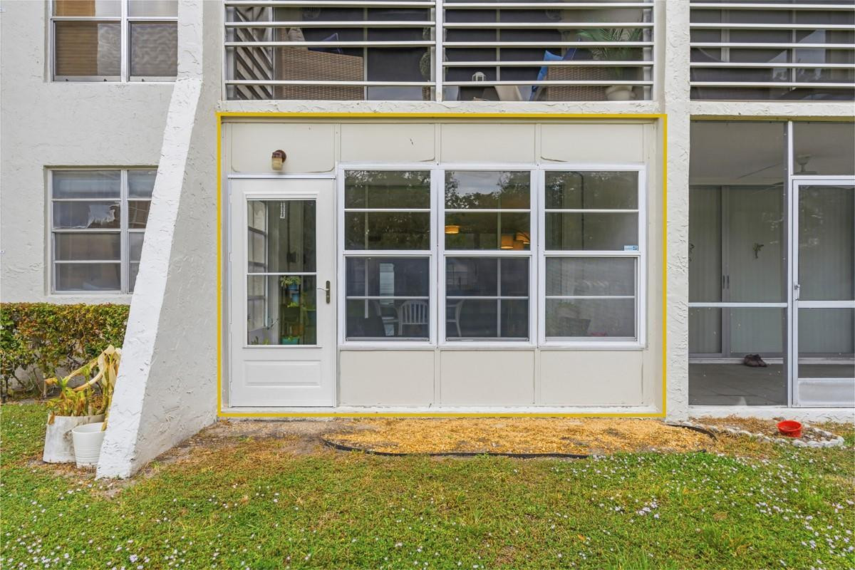 9410 Poinciana #108 Davie, FL 33324