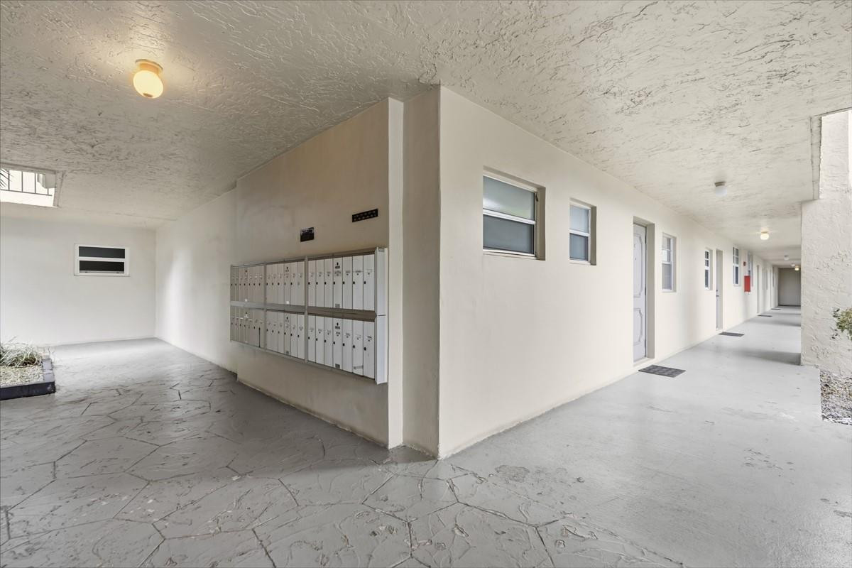 9410 Poinciana #108 Davie, FL 33324