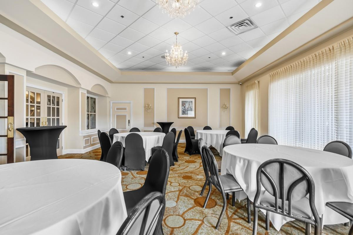 9410 Poinciana #108 Davie, FL 33324