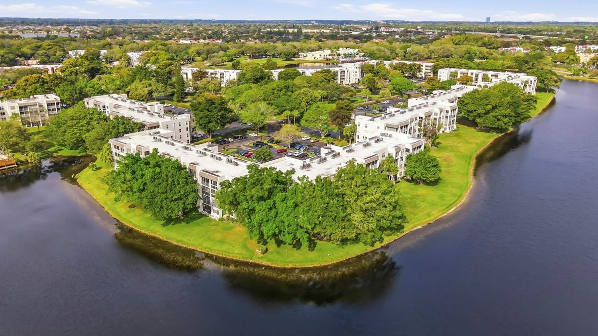 9410 Poinciana #108 Davie, FL 33324