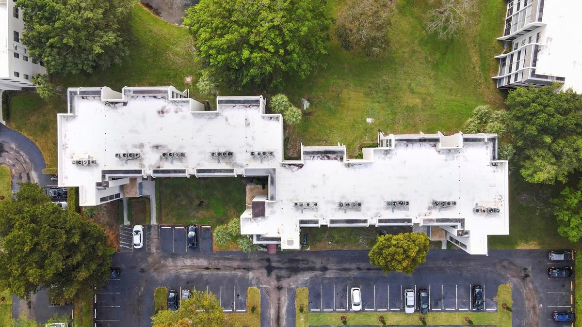 9410 Poinciana #108 Davie, FL 33324