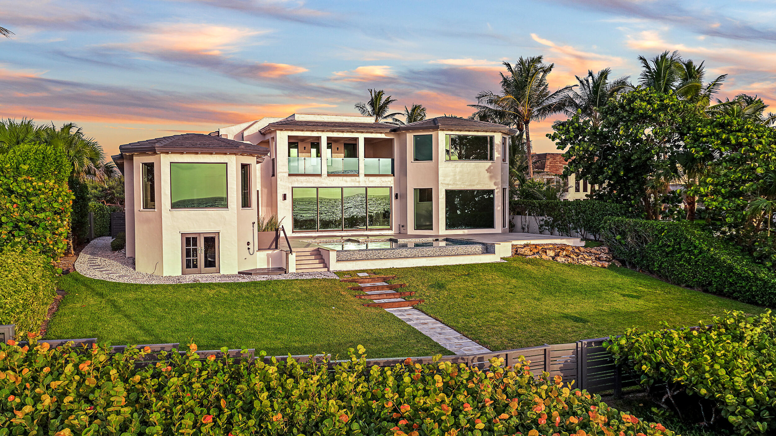 22 Ocean Dr,Jupiter Inlet Colony, FL 33469