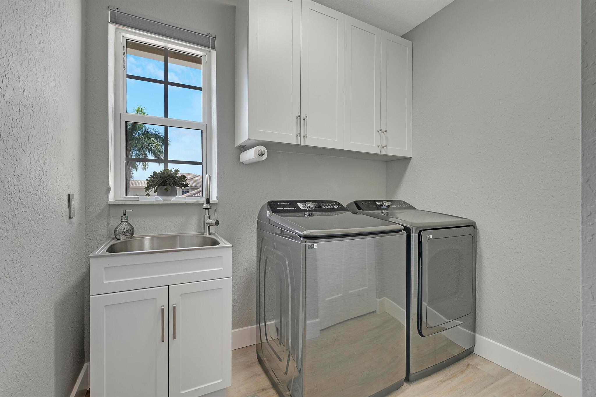 127 Via Castilla Jupiter, FL 33458