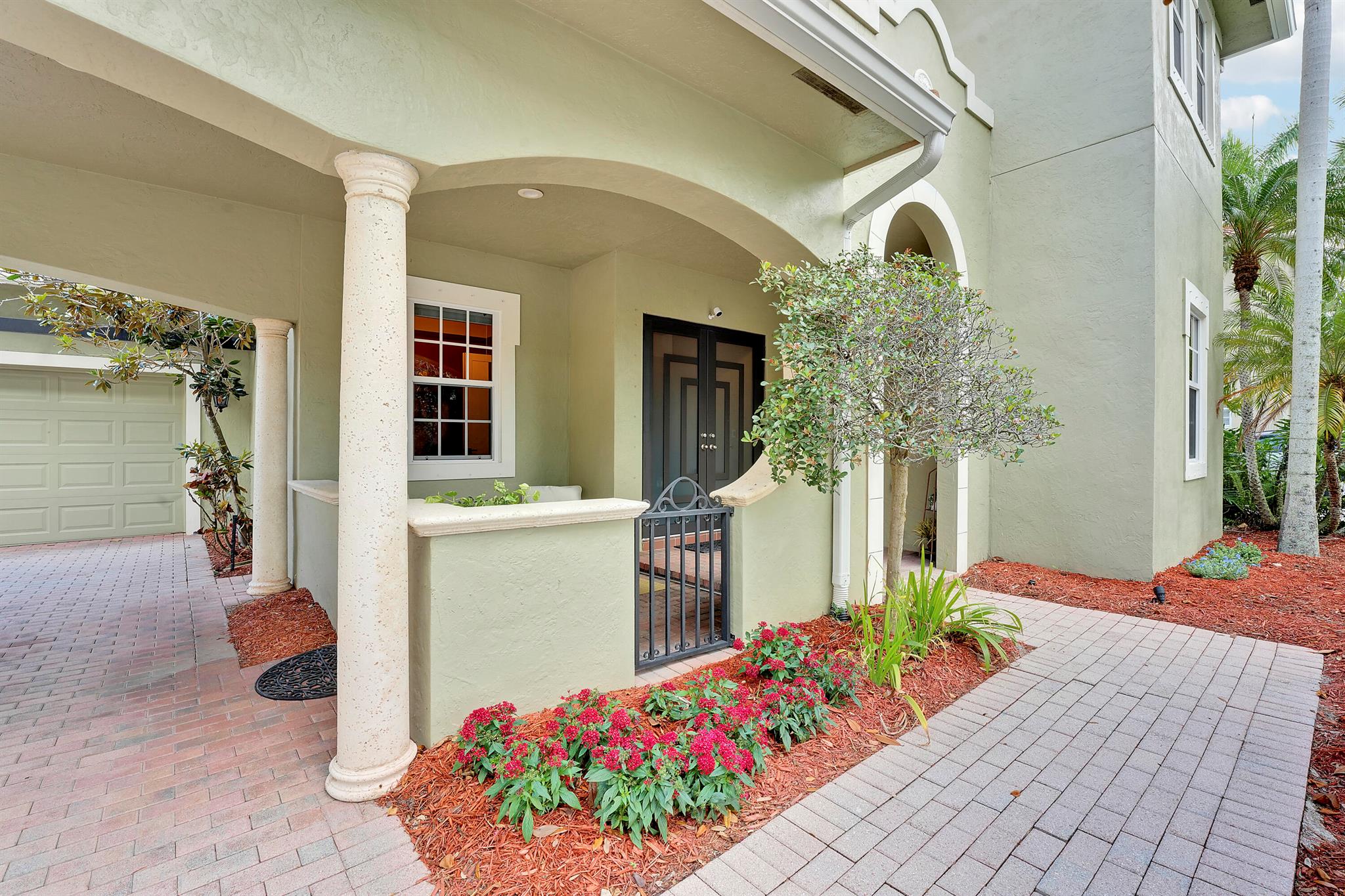 127 Via Castilla Jupiter, FL 33458
