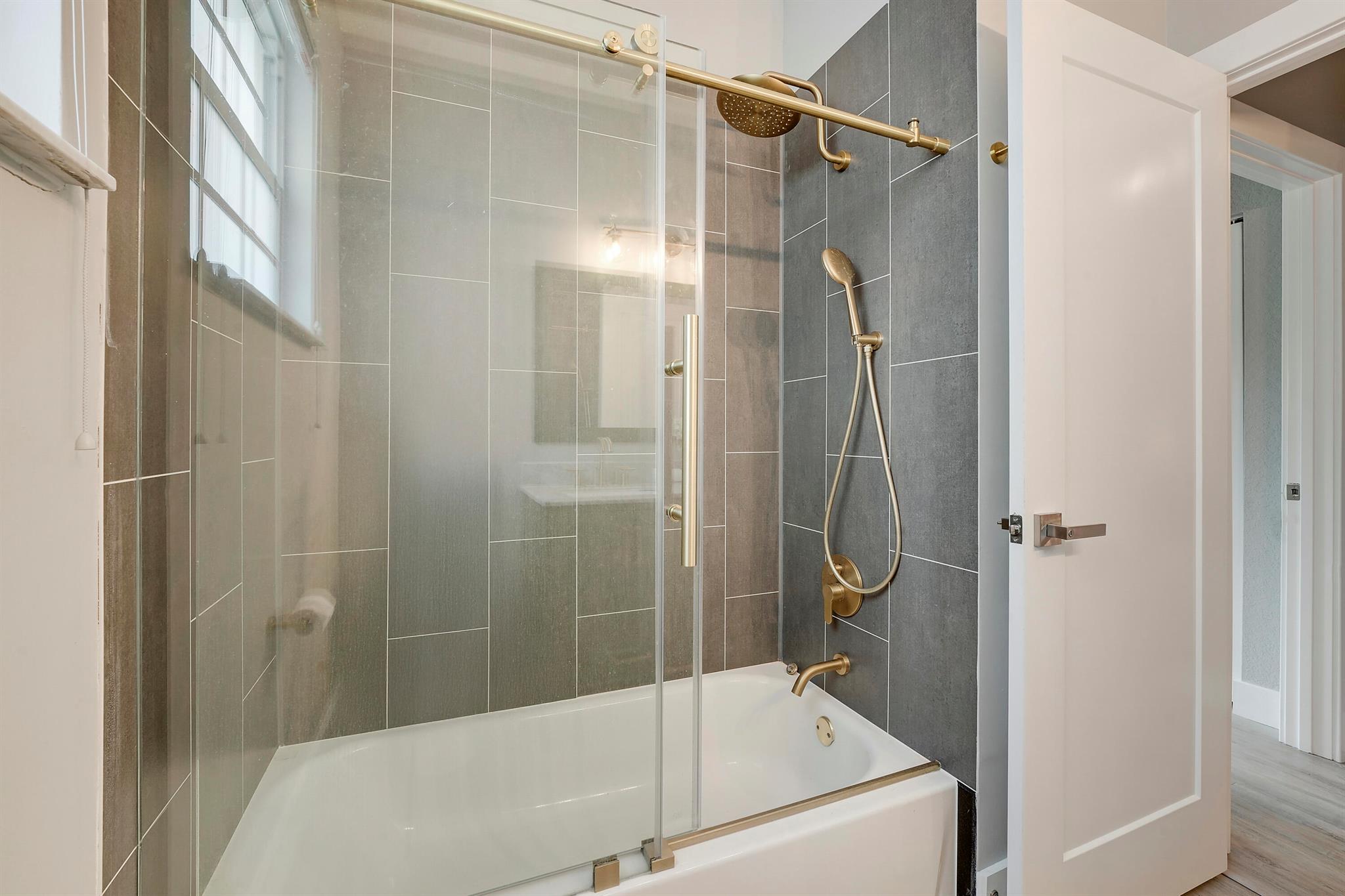 127 Via Castilla Jupiter, FL 33458