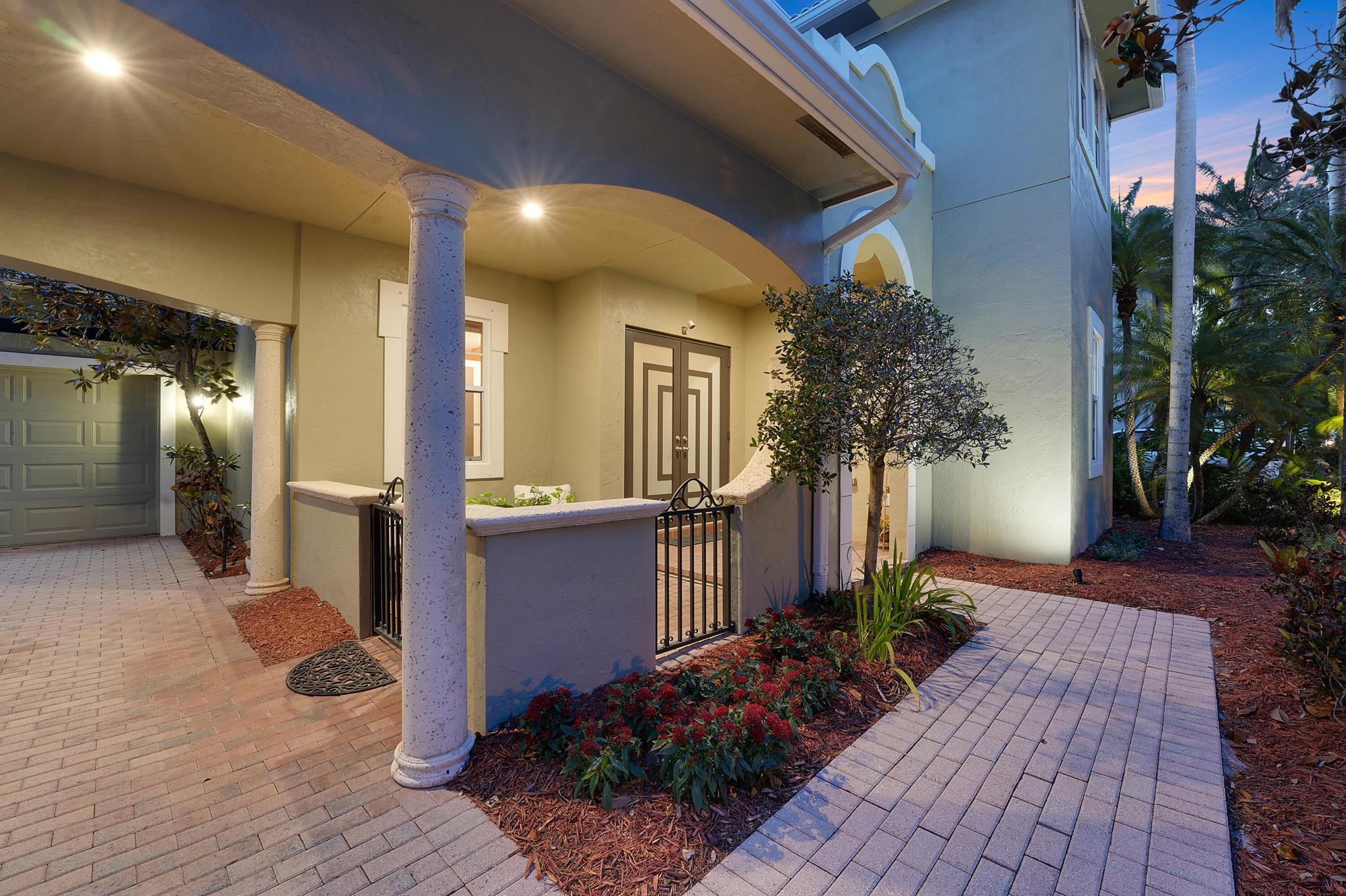 127 Via Castilla Jupiter, FL 33458