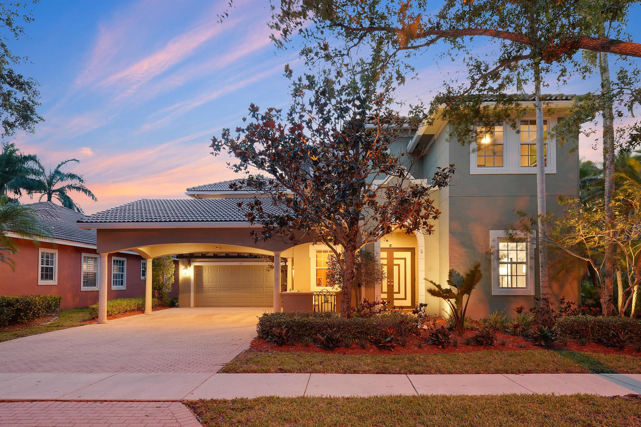 127 Via Castilla Jupiter, FL 33458