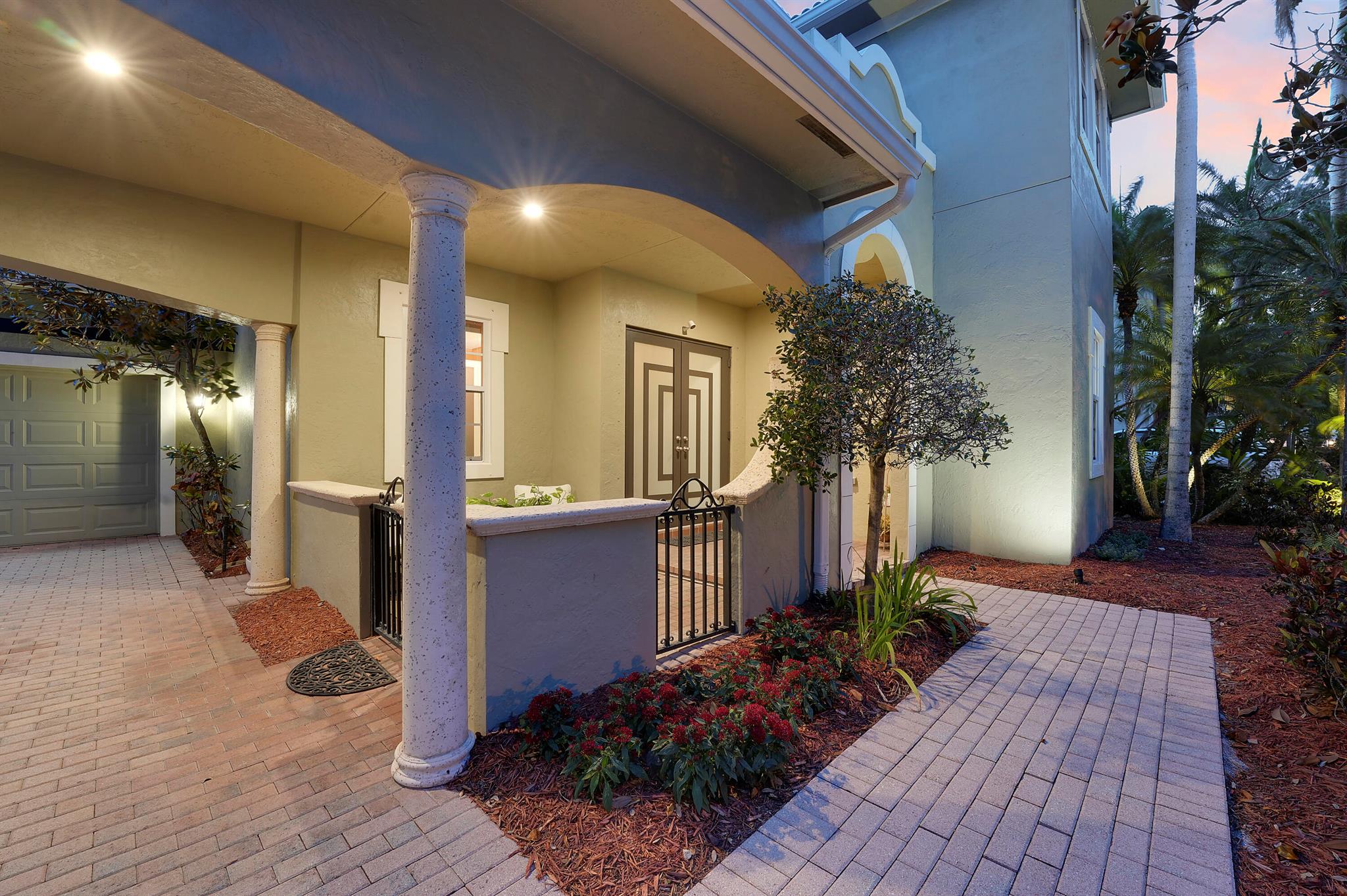 127 Via Castilla Jupiter, FL 33458